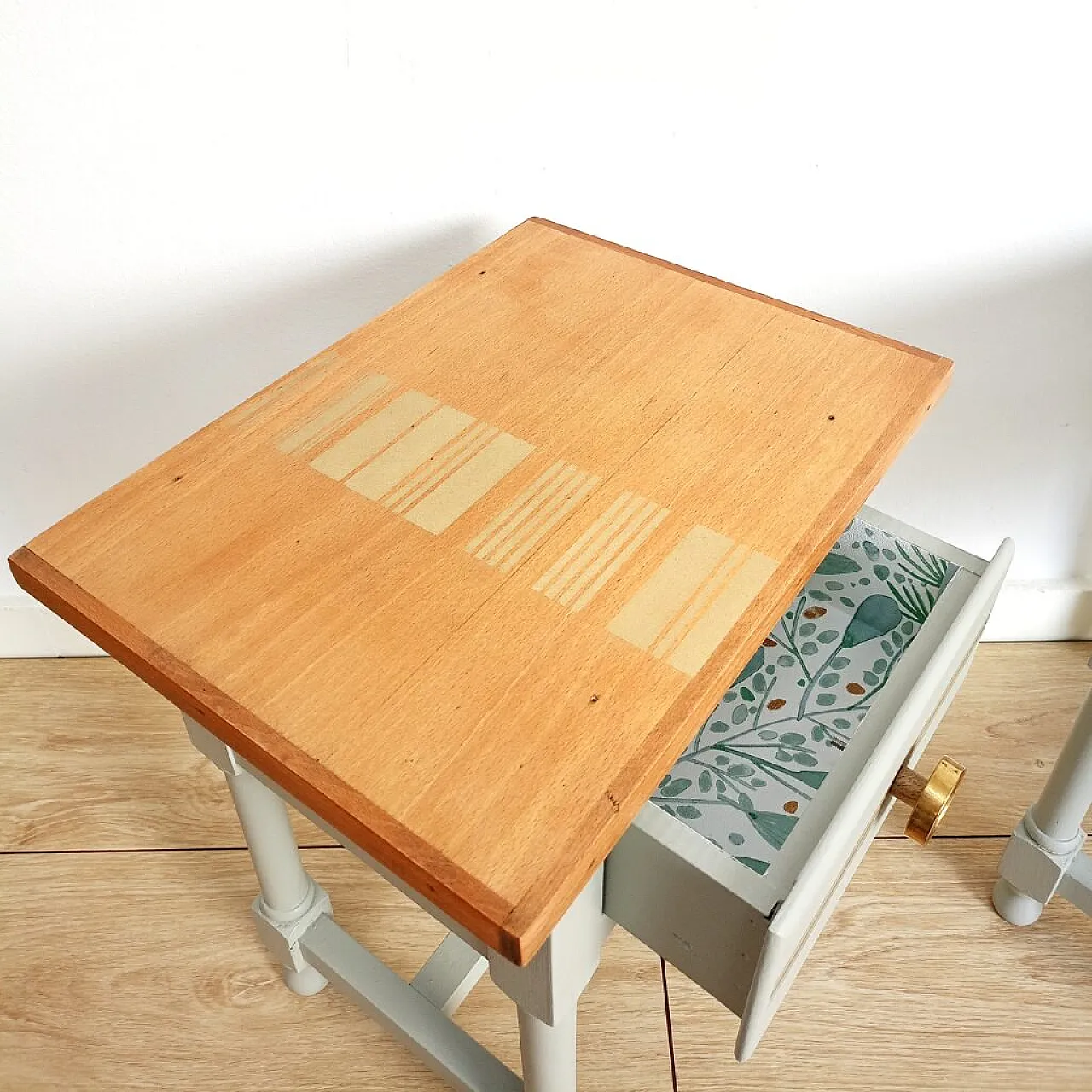 Pair of Royal bedside tables in solid patinated wood, 20th century 5