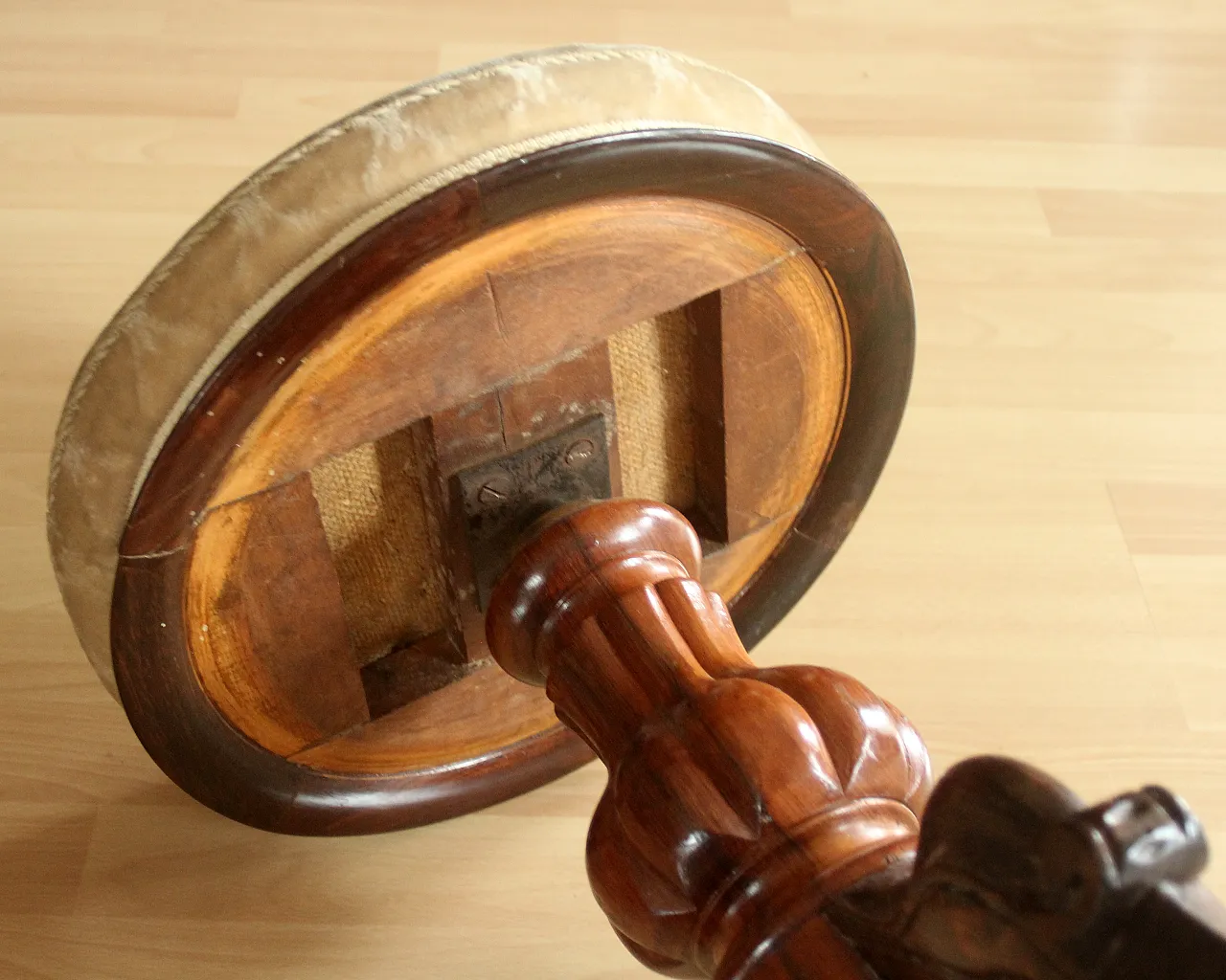 1920s Antique rotatable piano stool 8