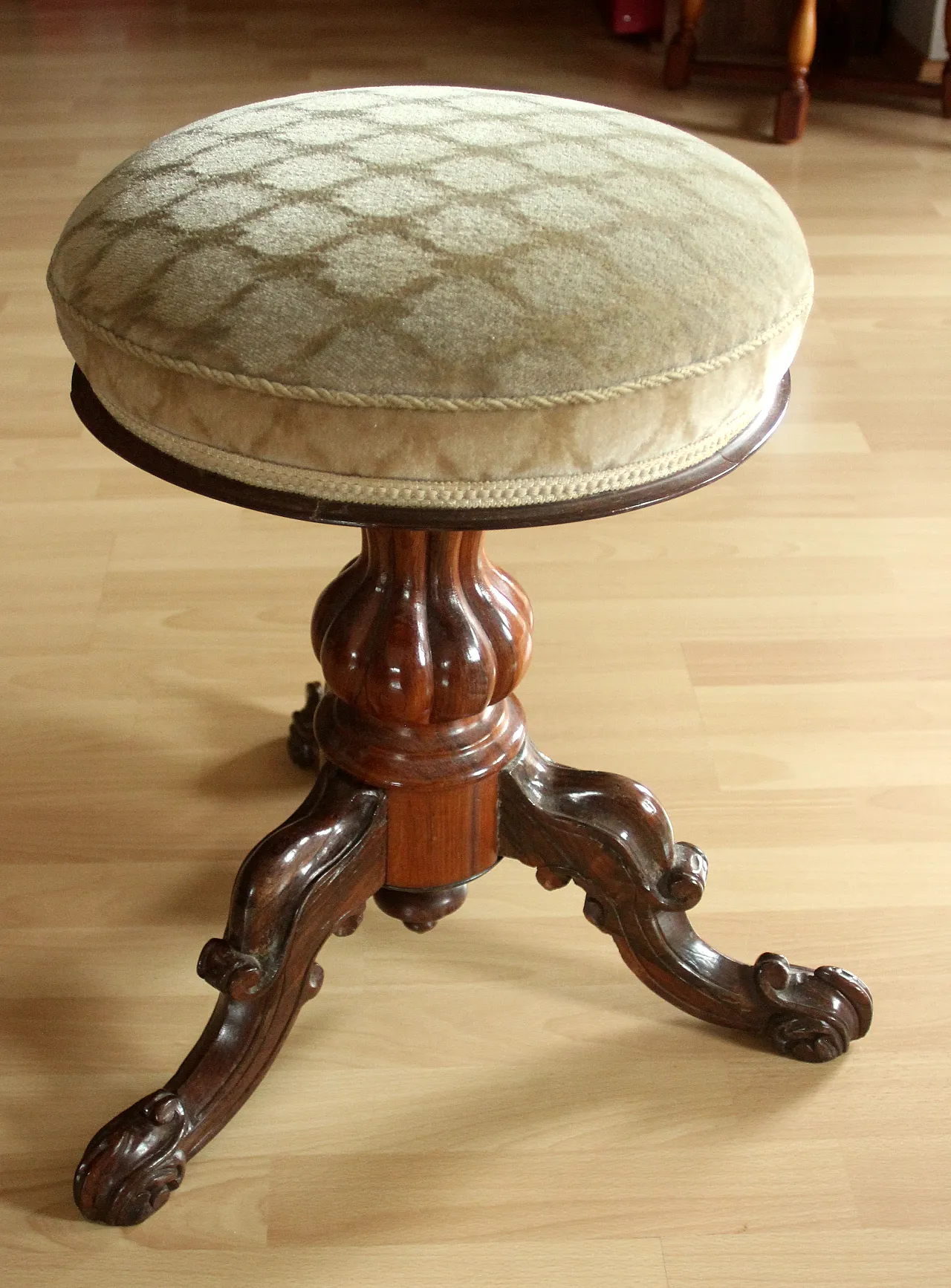 1920s Antique rotatable piano stool 10