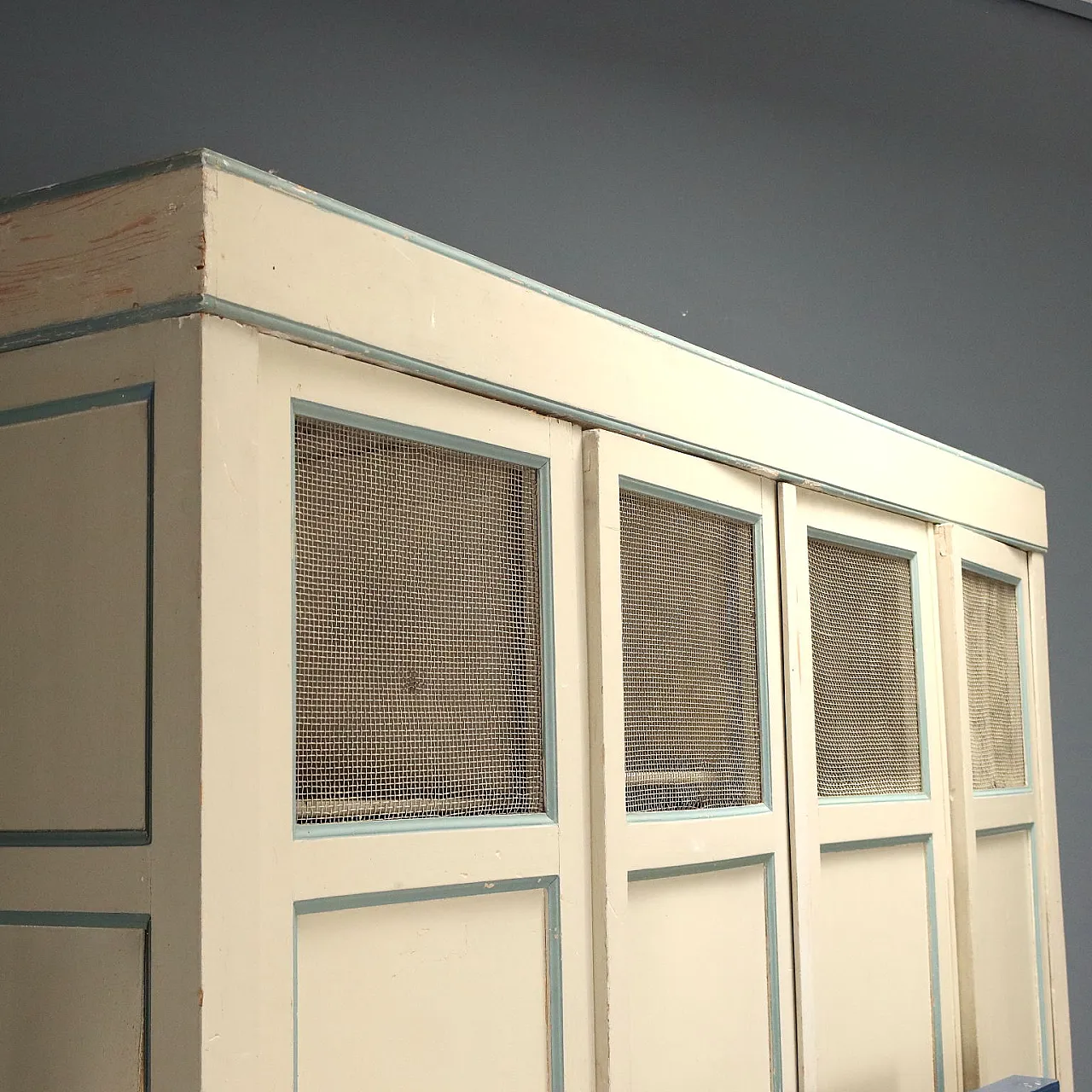 Mobile dispensa in abete laccato, primo '900 7