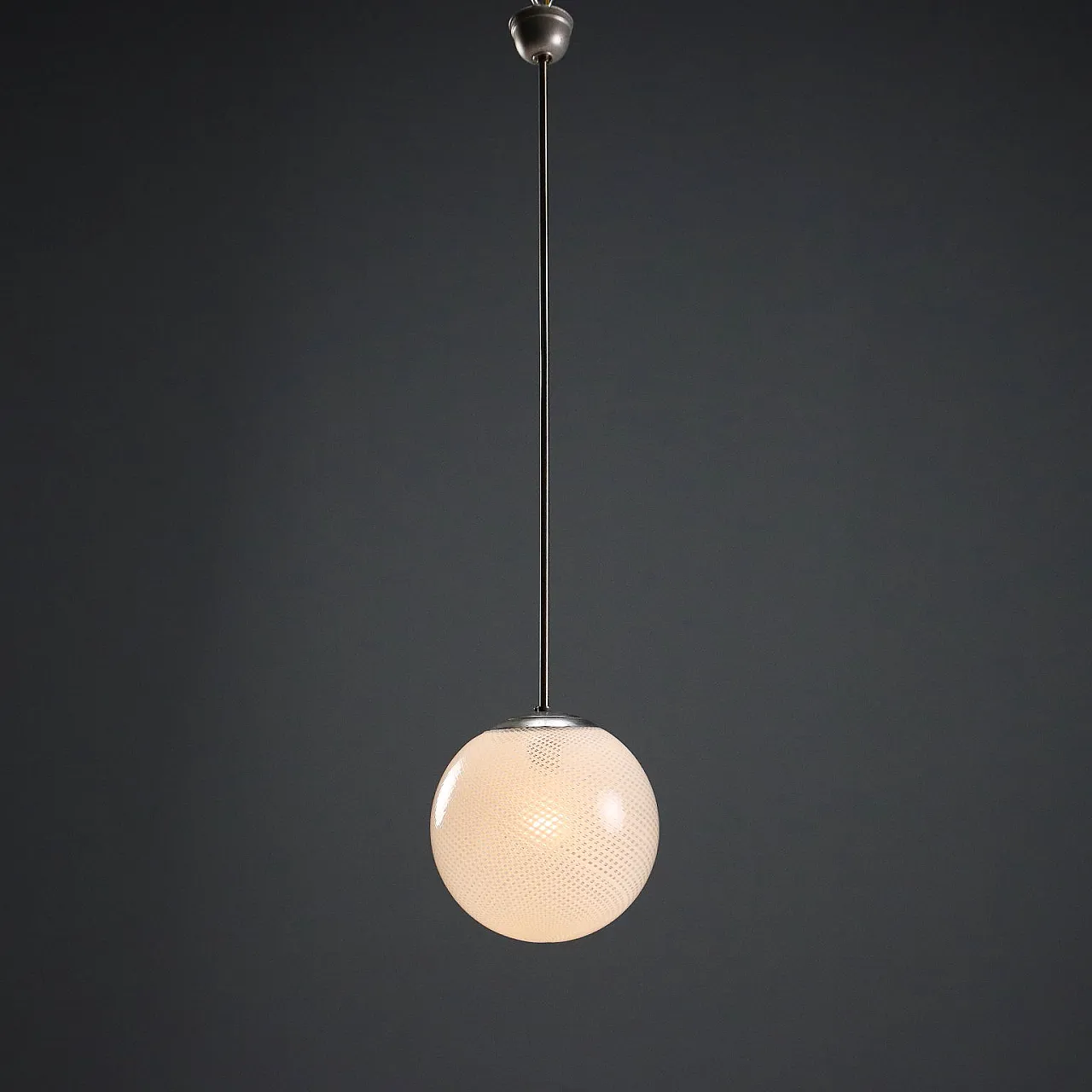 Lampada in alluminio e vetro lavorato, '900 1