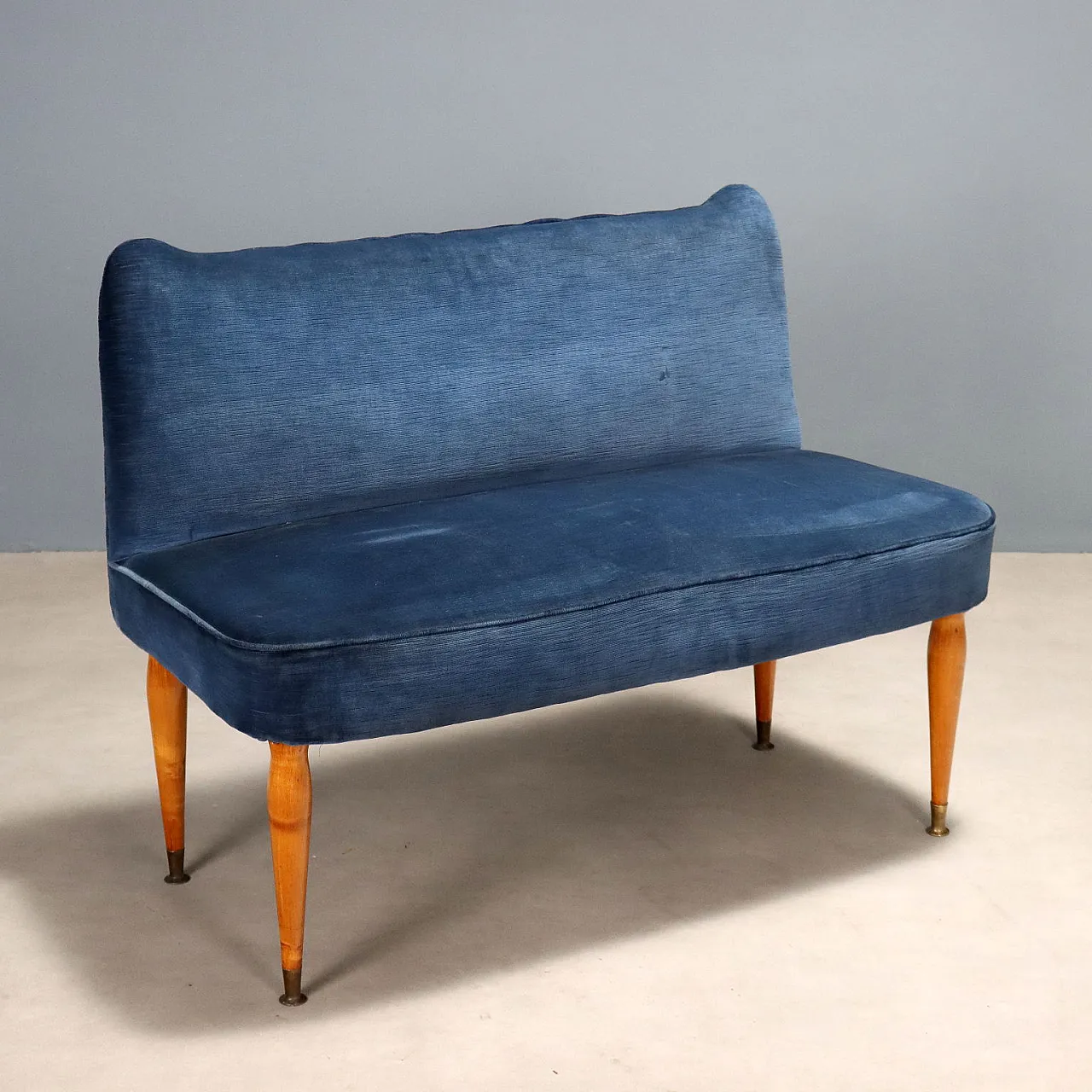 Panca in velluto dralon, legno di faggio e ottone, '900 1