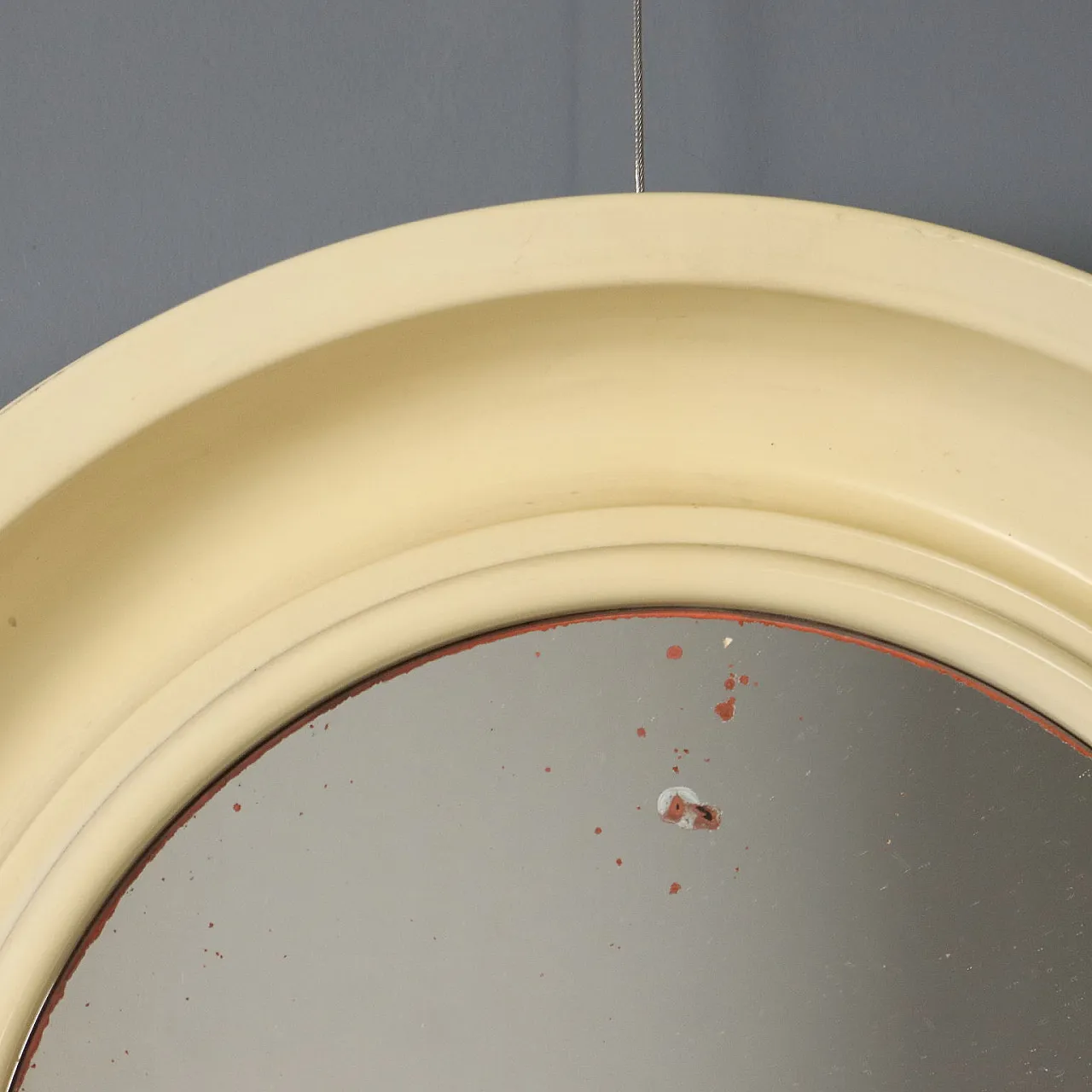 Specchio rotondo con cornice in plastica bianca, '900 3