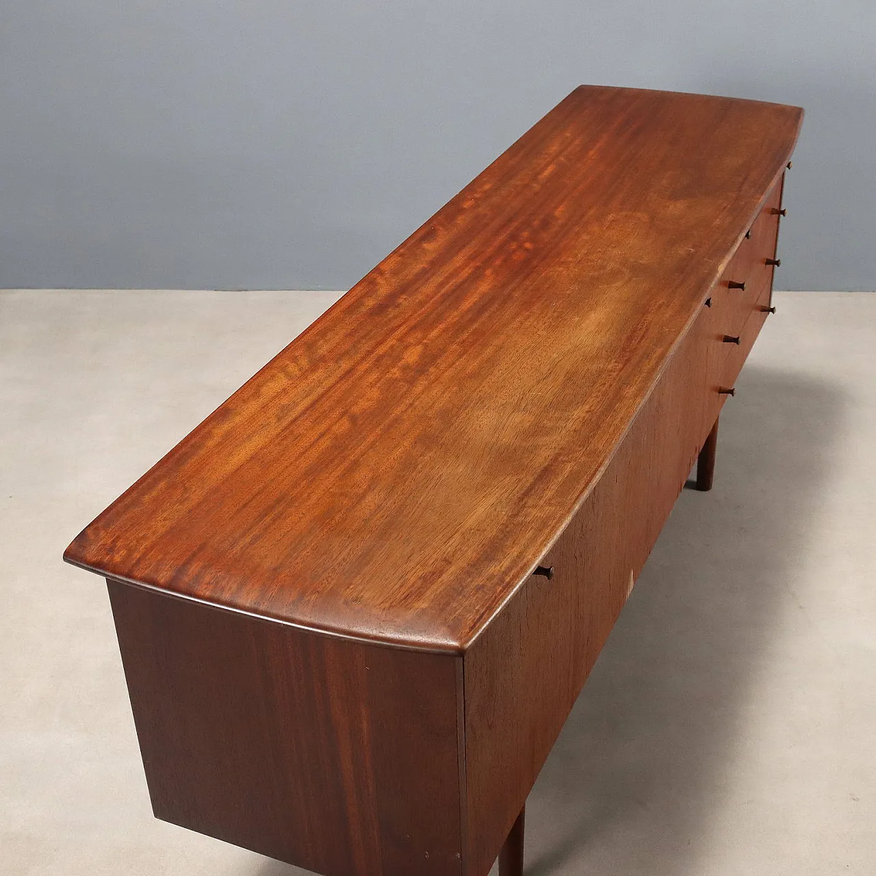 Credenza impiallacciata in teak, '900 10