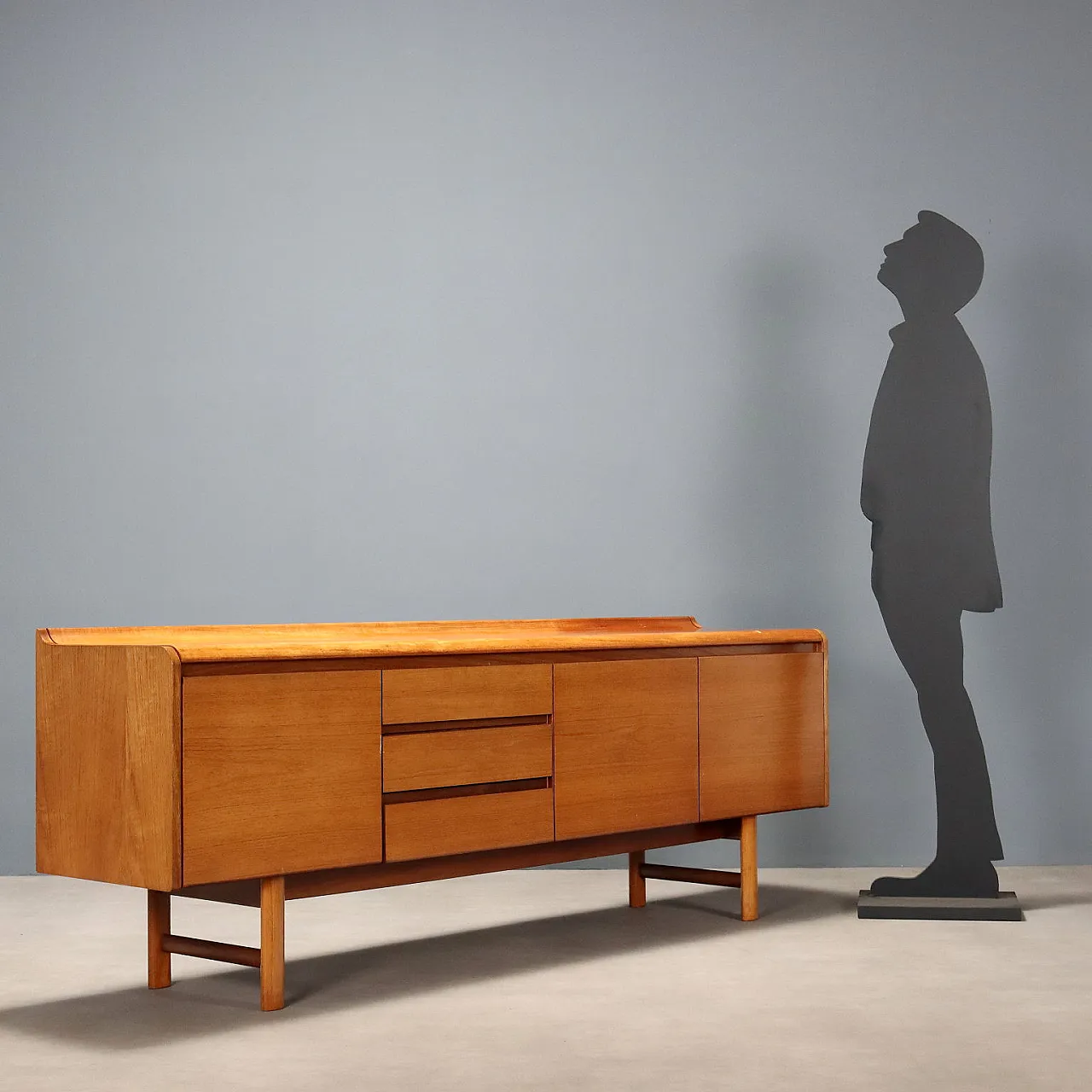 Credenza impiallacciata in mogano con cassetti, '900 2