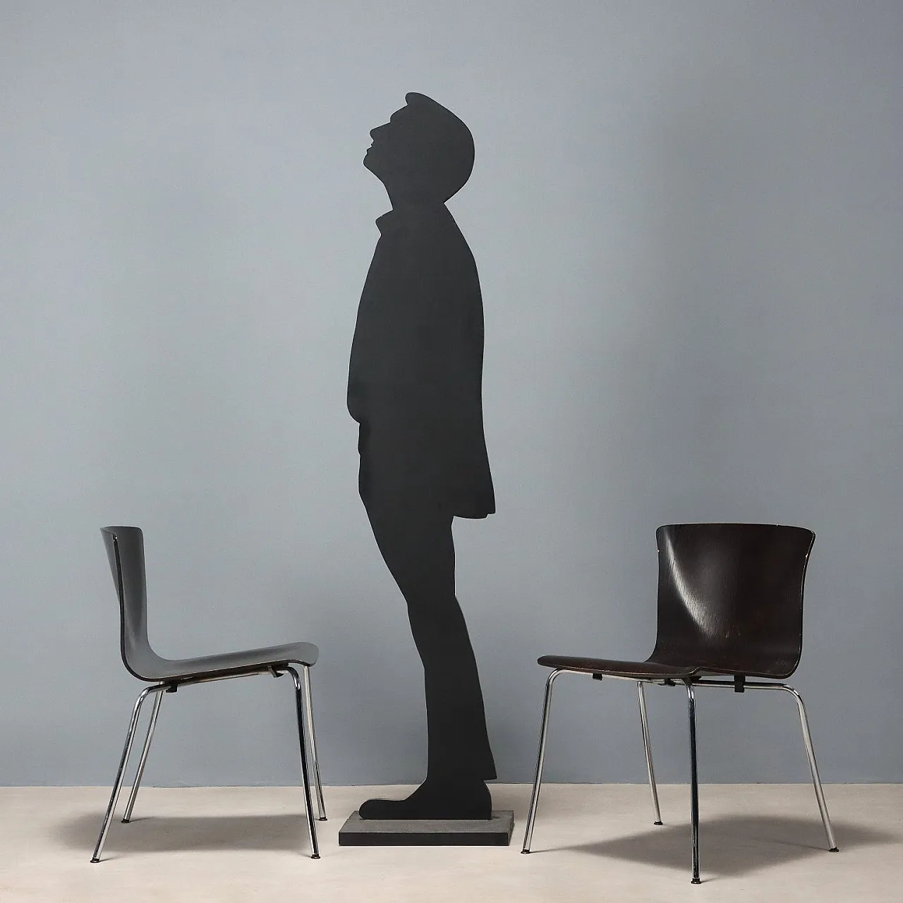 4 Sedie impilabili in multistrato laccato e acciaio, '900 3