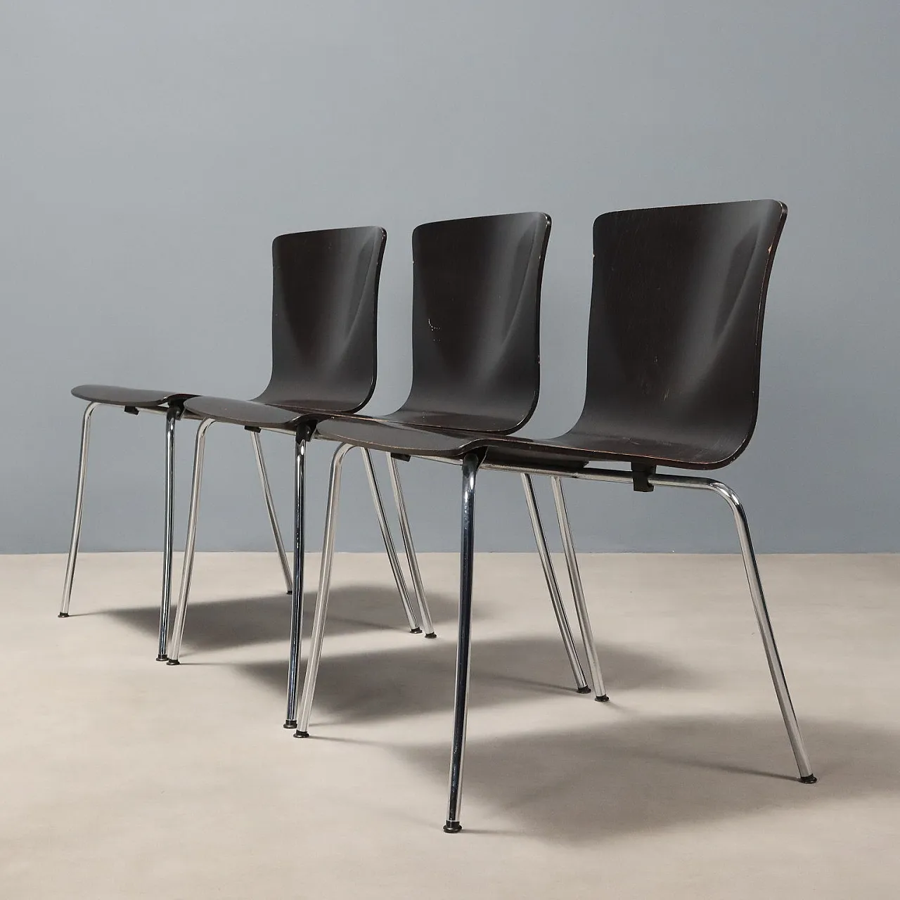 4 Sedie impilabili in multistrato laccato e acciaio, '900 5
