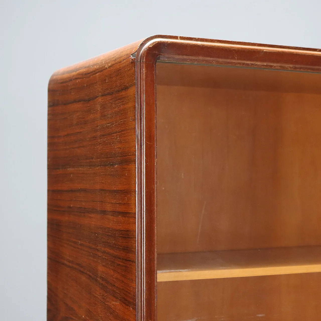 Vetrina con ante in vetro e impiallacciatura in legno esotico, '900 4