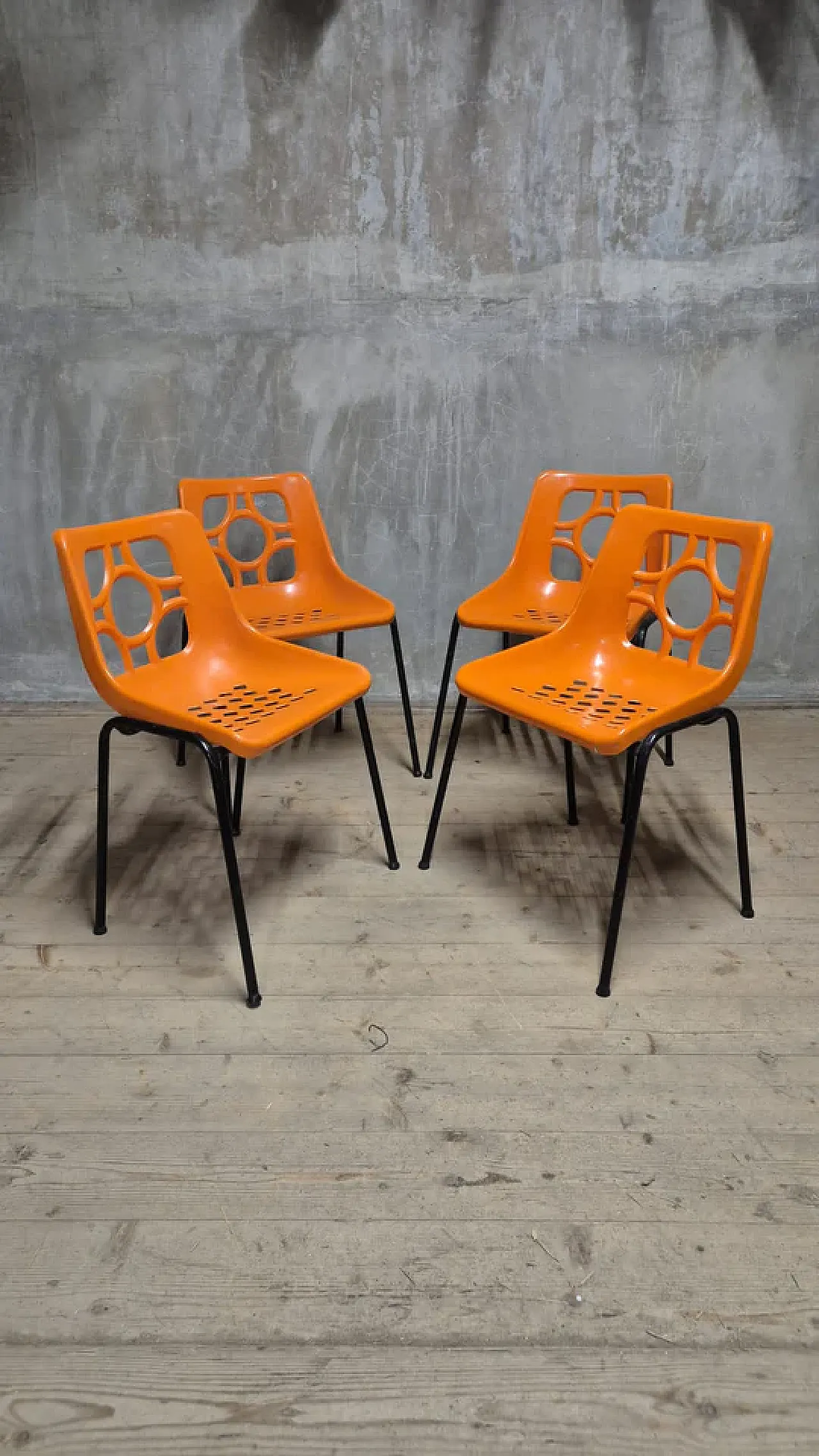 4 Sedie da giardino dell'era spaziale, anni '70 1