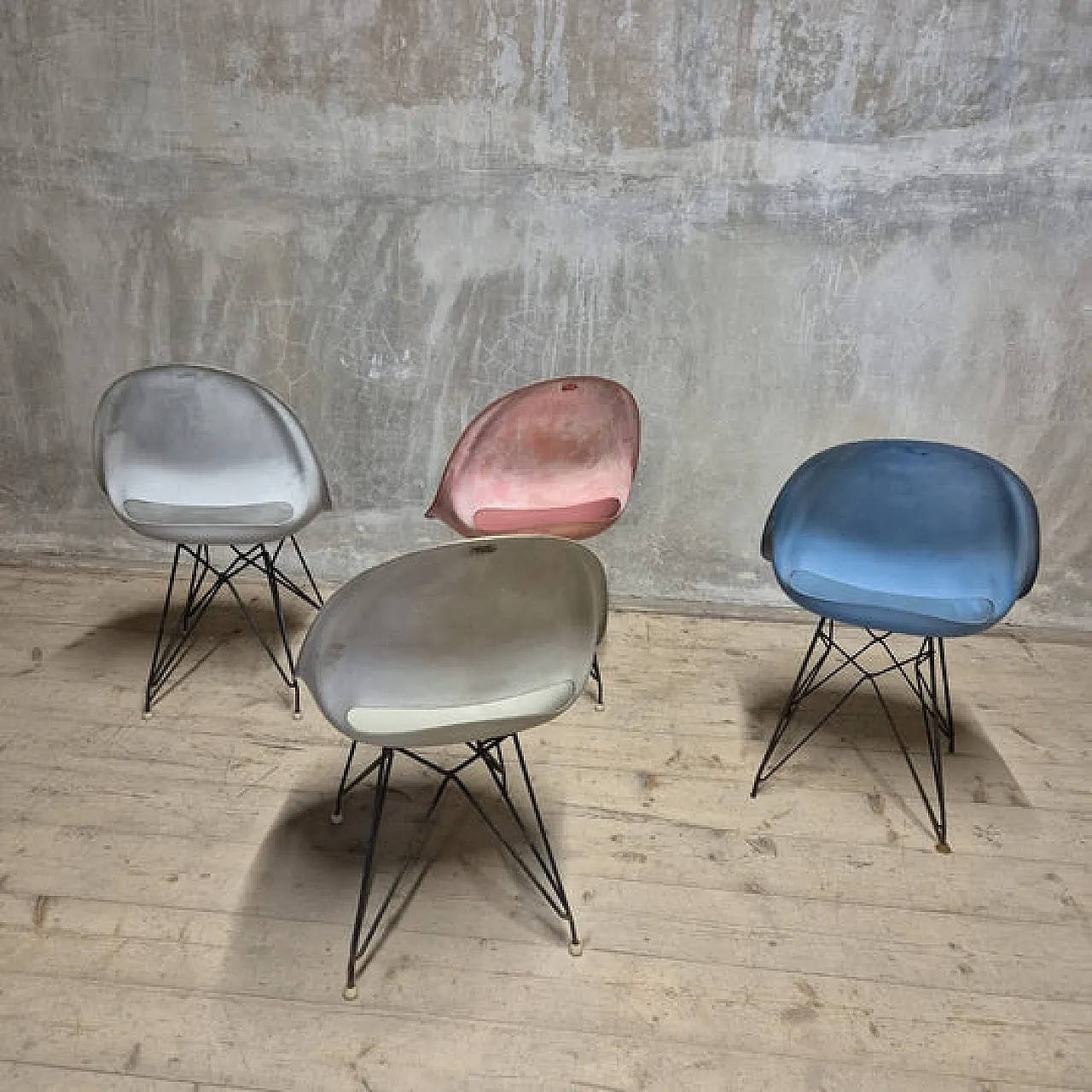 4 sedie Navratil di Vertex, anni '60 1