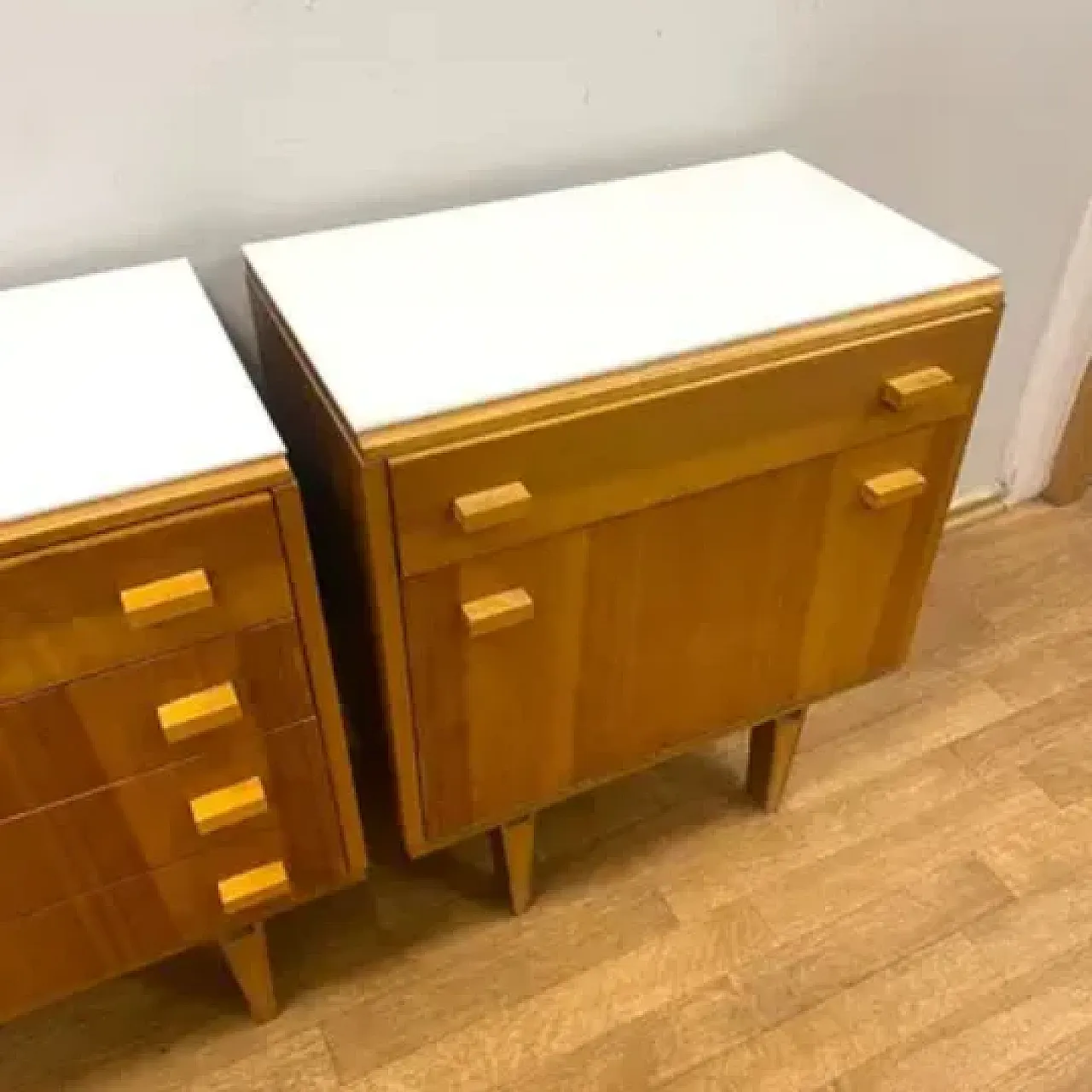 Coppia di mobili retrò di F. Mezulánik, stile Bruxelles, anni '60 6