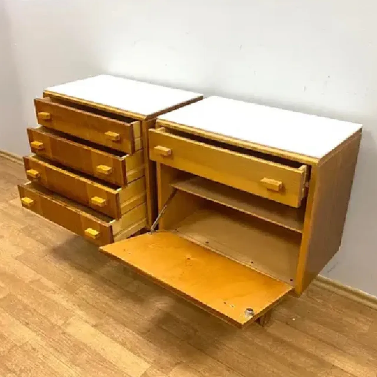 Coppia di mobili retrò di F. Mezulánik, stile Bruxelles, anni '60 7