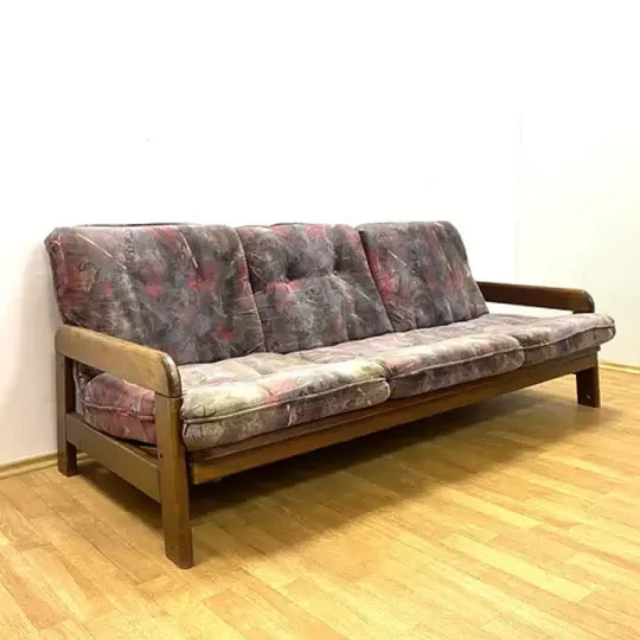 Divano retrò con struttura in legno massello, anni '70 1