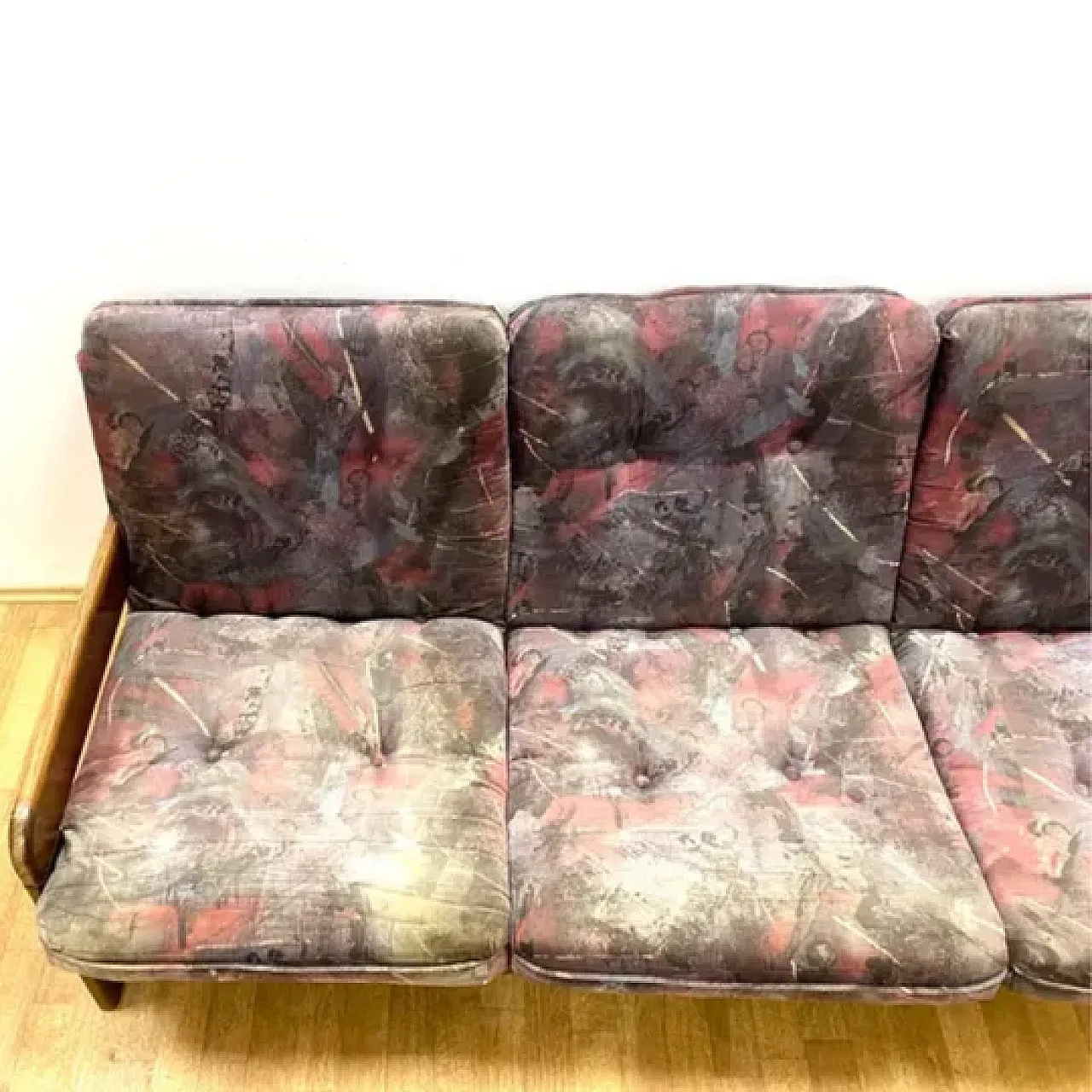 Divano retrò con struttura in legno massello, anni '70 6