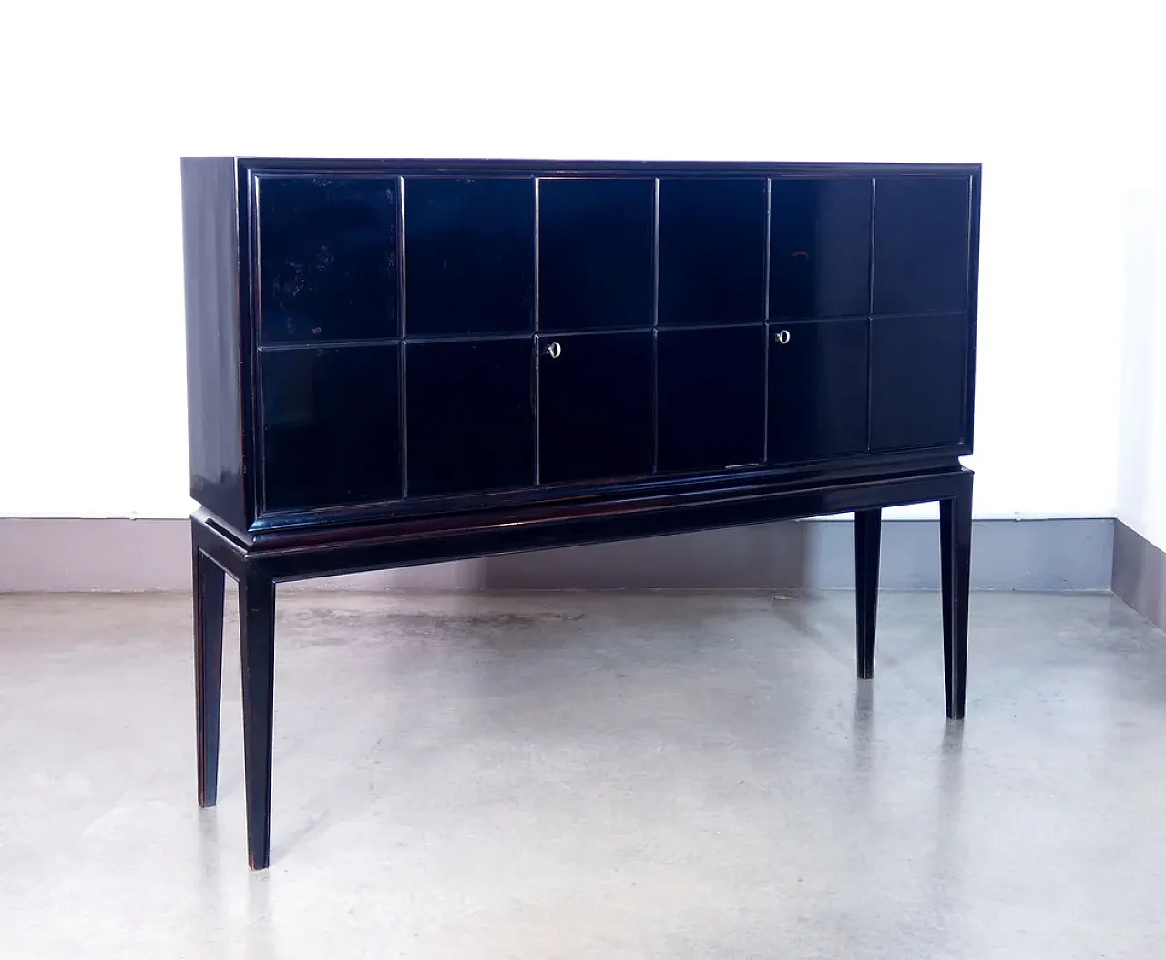 Credenza in legno laccato di Paolo Buffa, metà '900 1