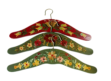 3 appendiabiti in legno dipinti a mano, anni '60