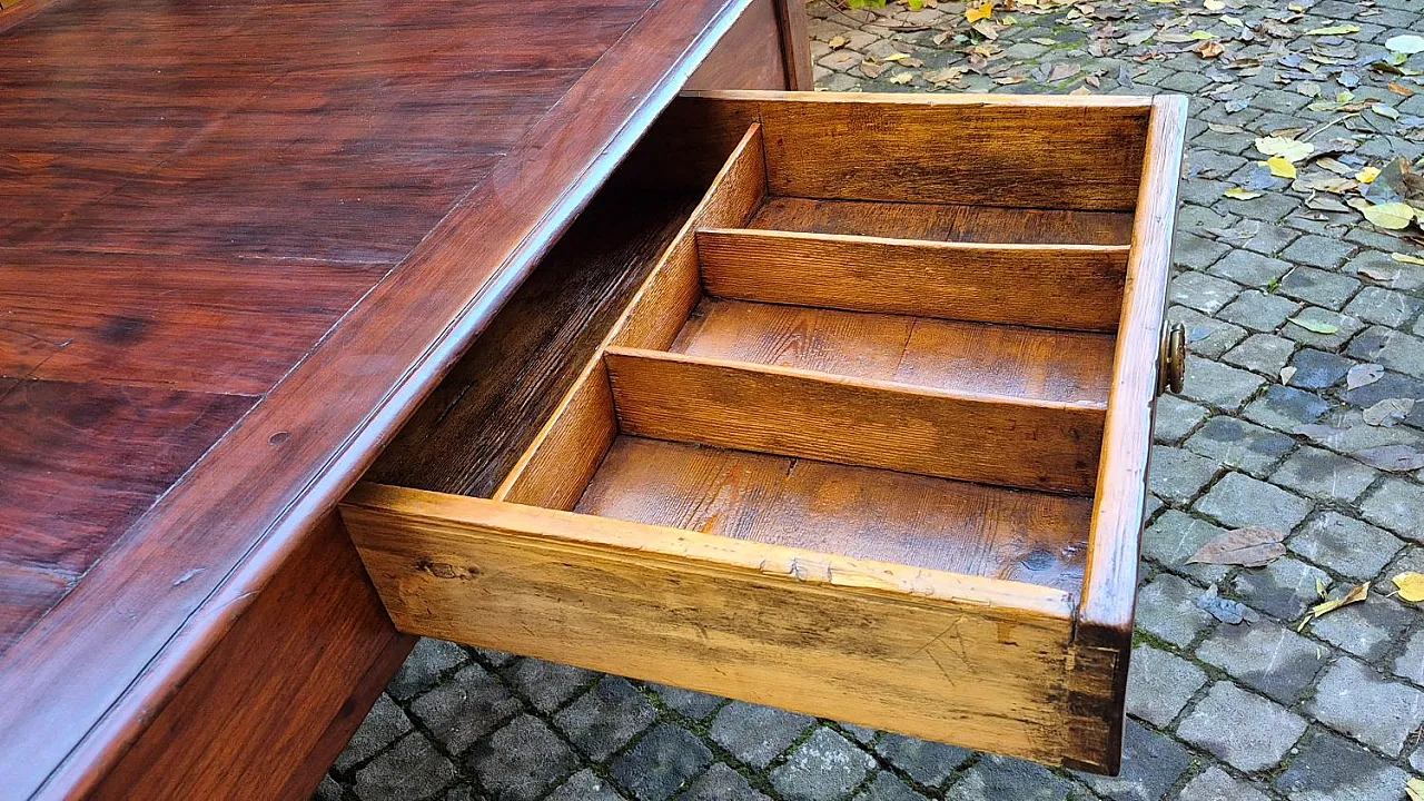 Marche 6-legged cherry table, 19th century 6