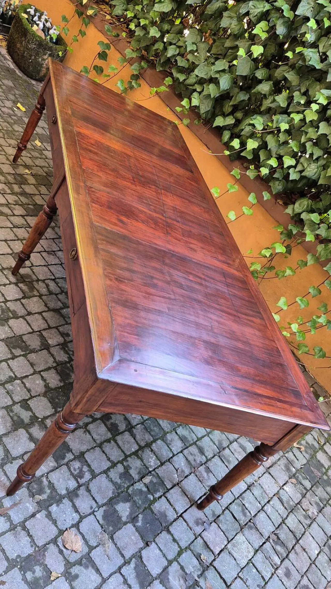 Marche 6-legged cherry table, 19th century 7