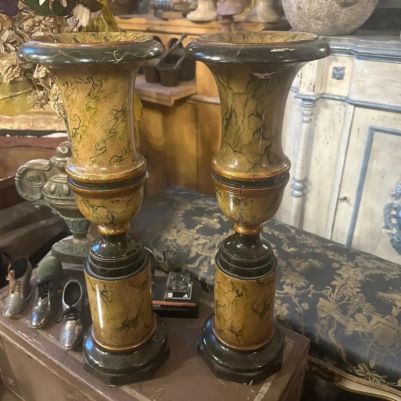 Coppia di vasi Art Deco in finto marmo laccato legno, metà '900 2