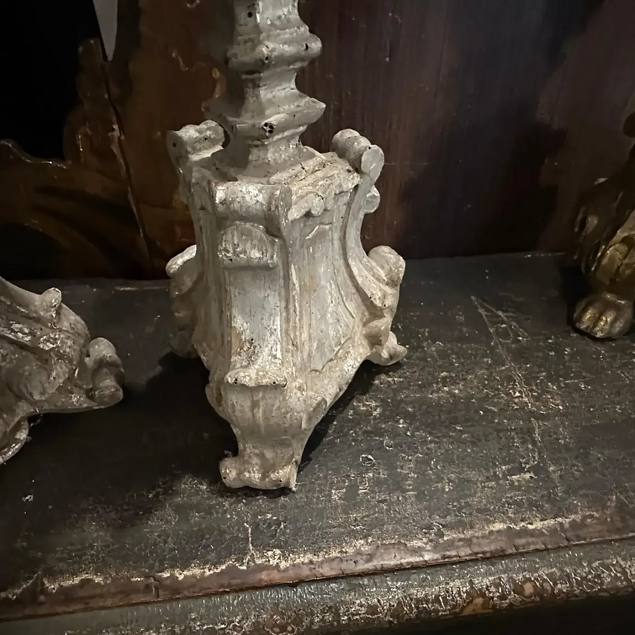 Coppia di candelieri in legno argentato, '800 14