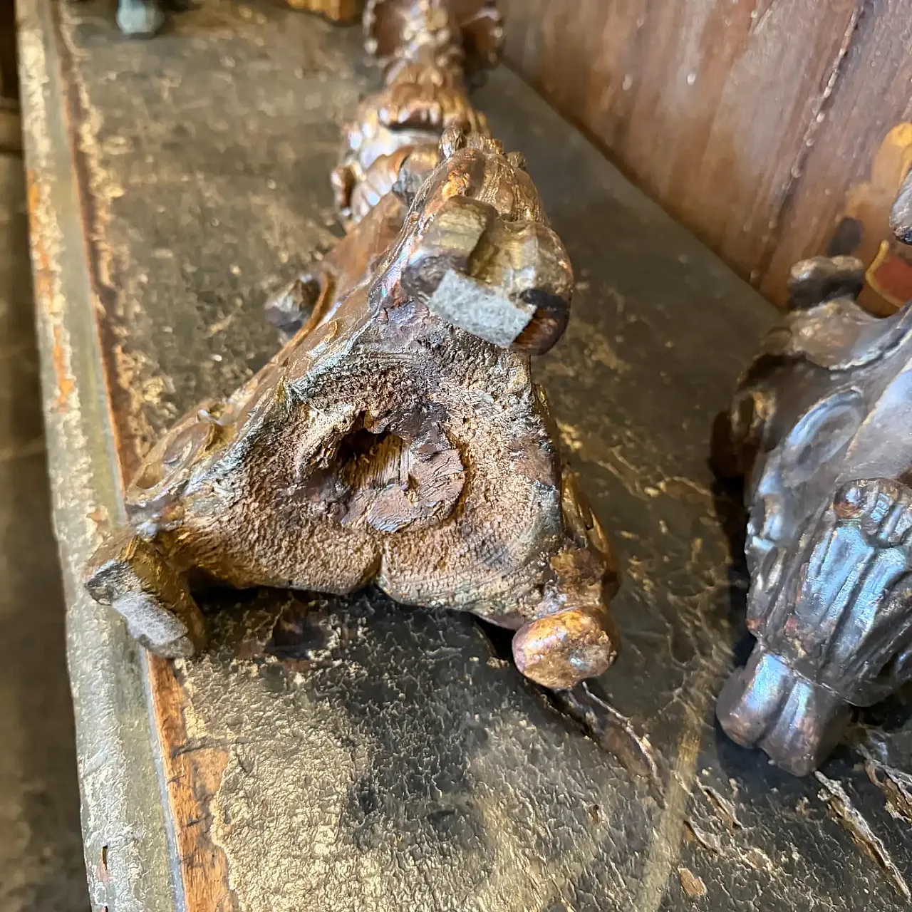 Pair of Louis XVI hand-carved wooden candlesticks, 19th century 7