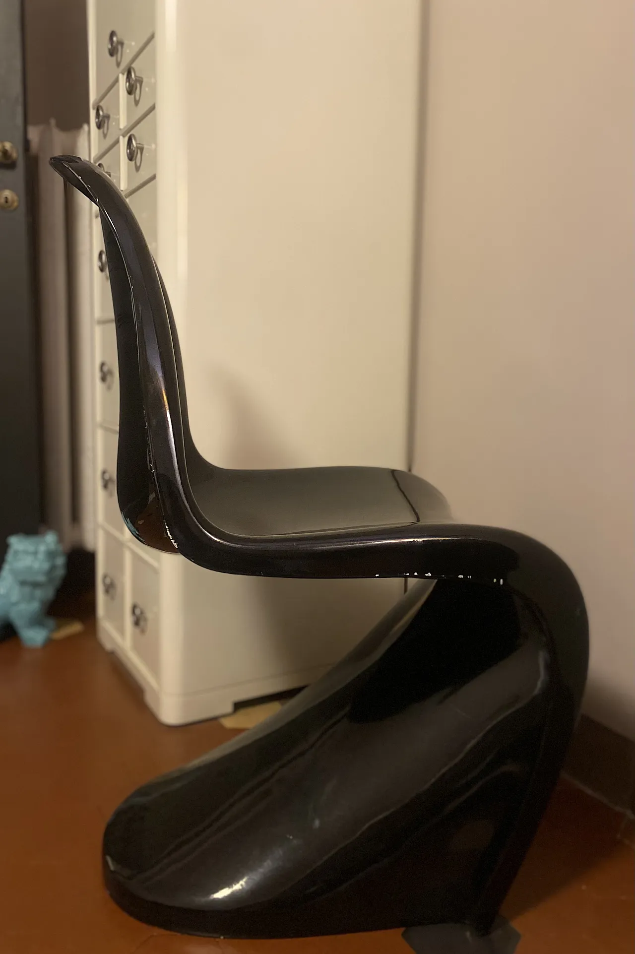 Verner Panton Vitra chair glossy black 2