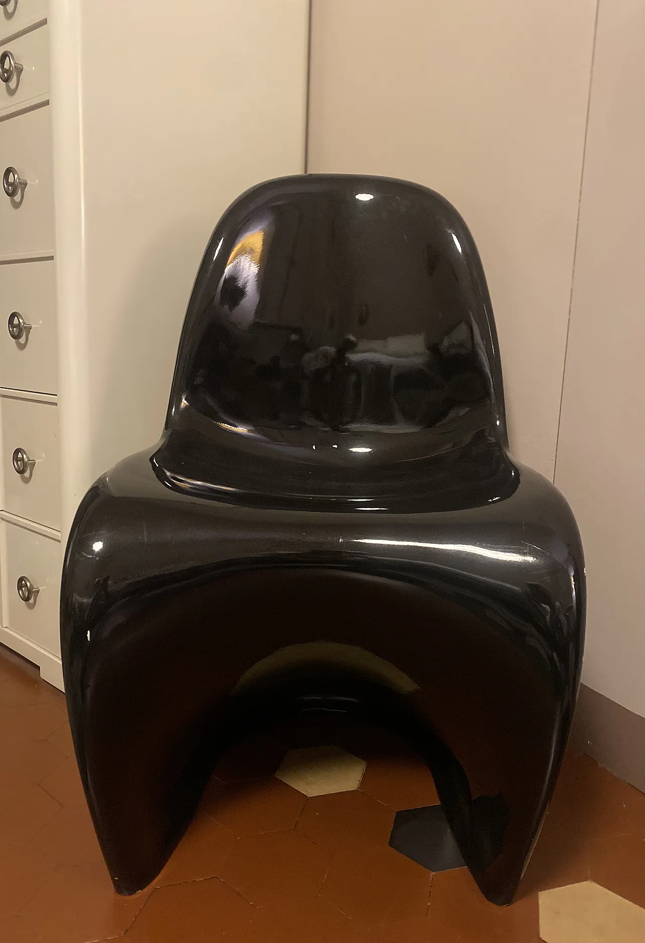 Verner Panton Vitra chair glossy black 3