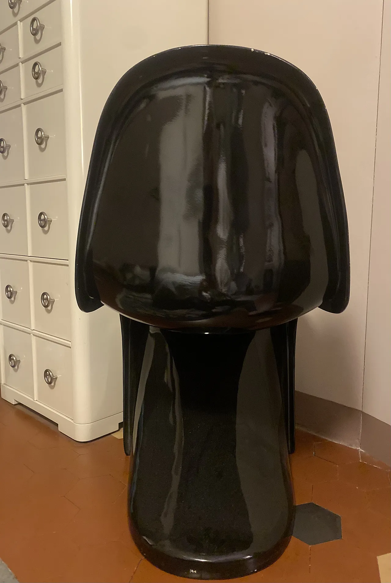 Verner Panton Vitra chair glossy black 4