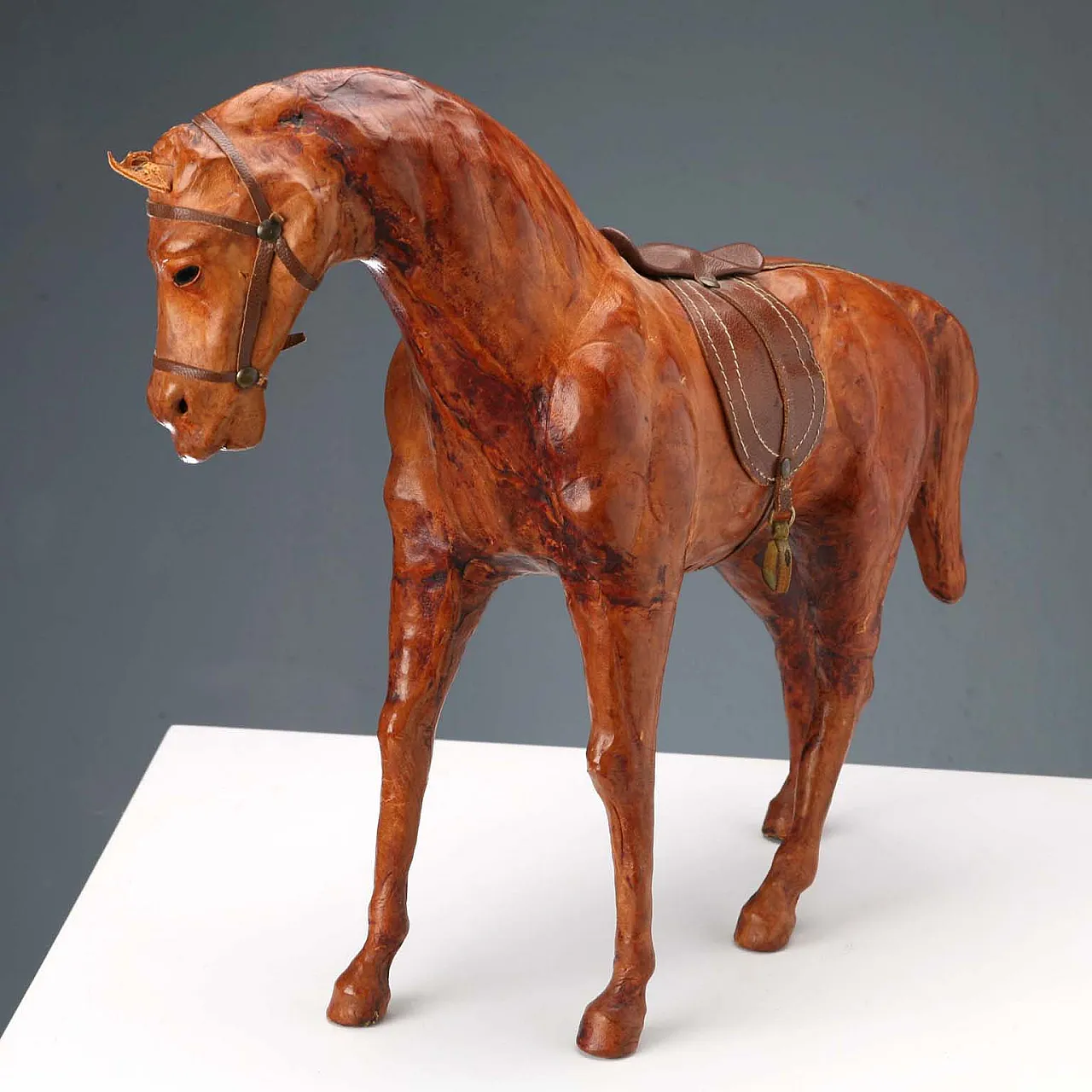 Scultura raffigurante cavallo rivestito in pelle, '900 1