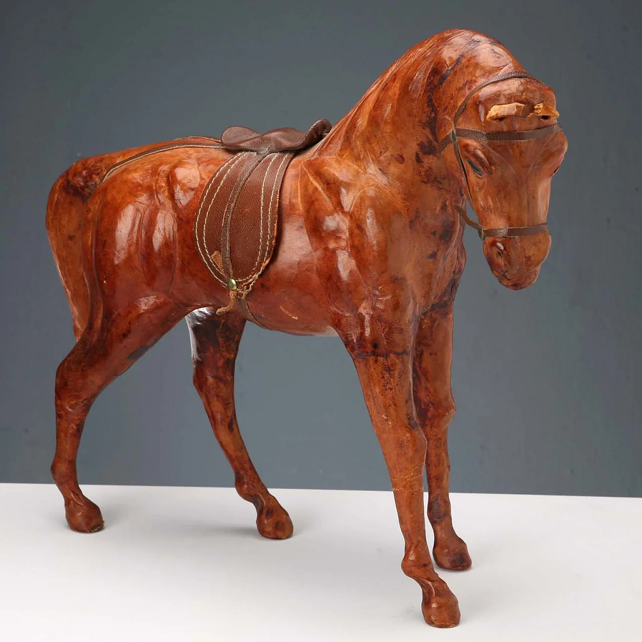 Scultura raffigurante cavallo rivestito in pelle, '900 3