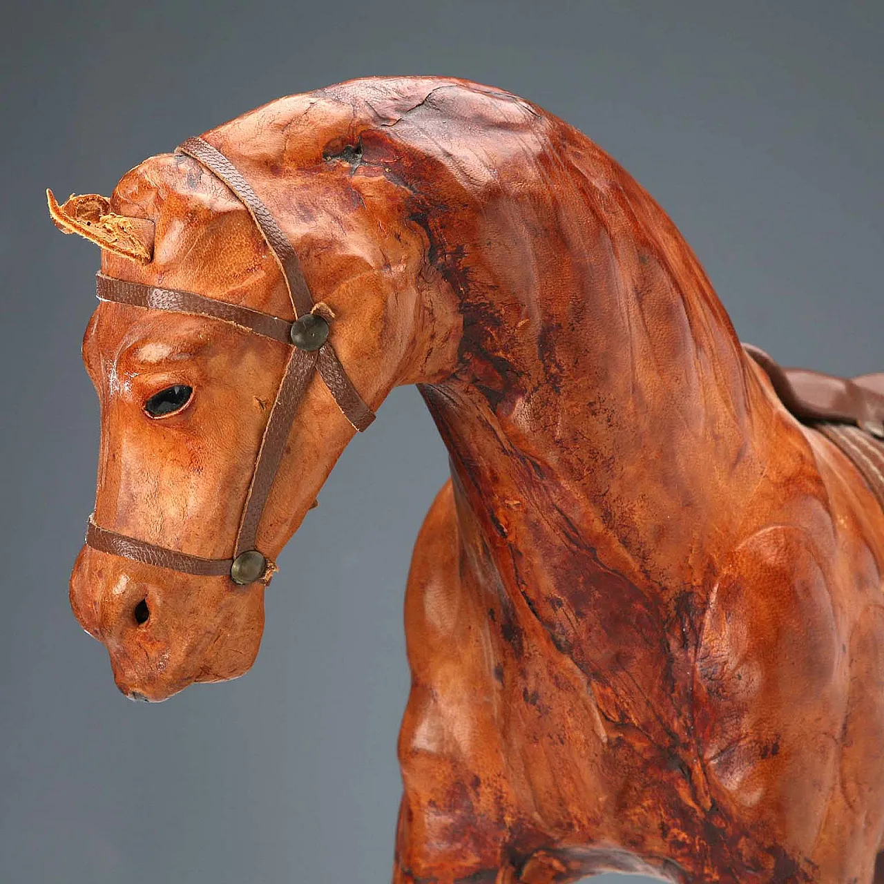 Scultura raffigurante cavallo rivestito in pelle, '900 5
