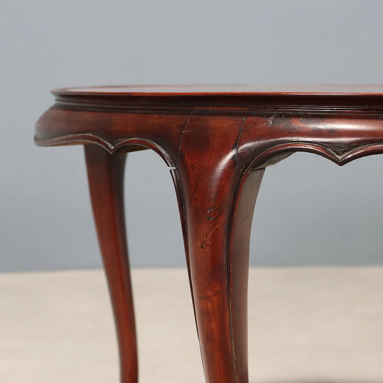 Tavolino in mogano con piano in vetro opalino, primo '900 3