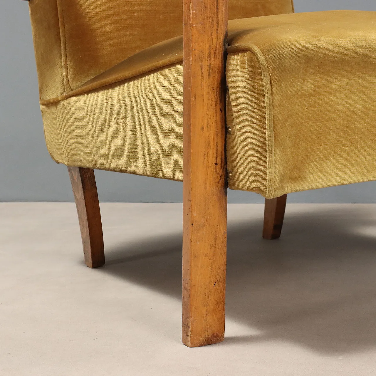 Coppia di poltrone con braccioli in legno curvato a vista, '900 6