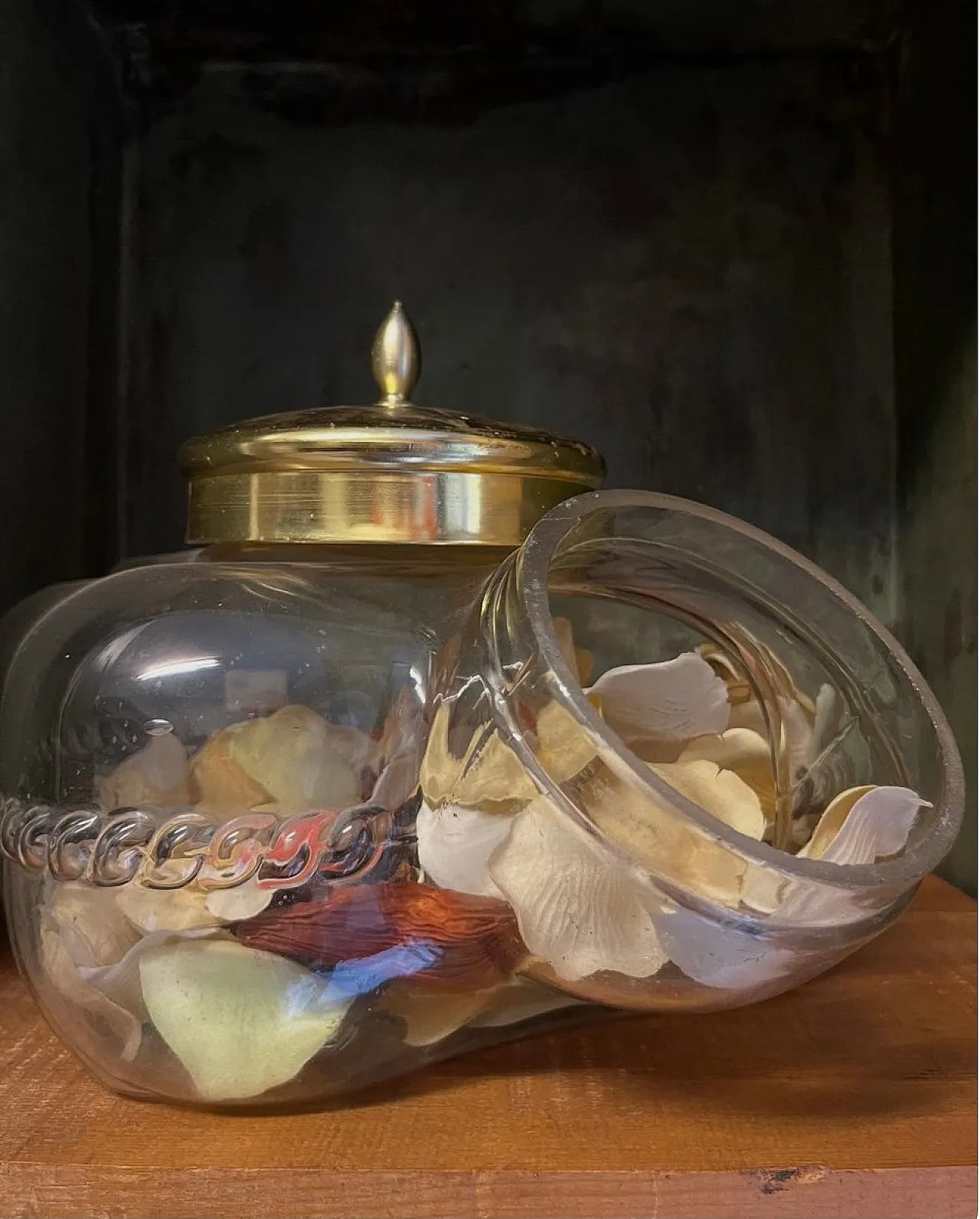 Glass biscuit jar, 1940s 3