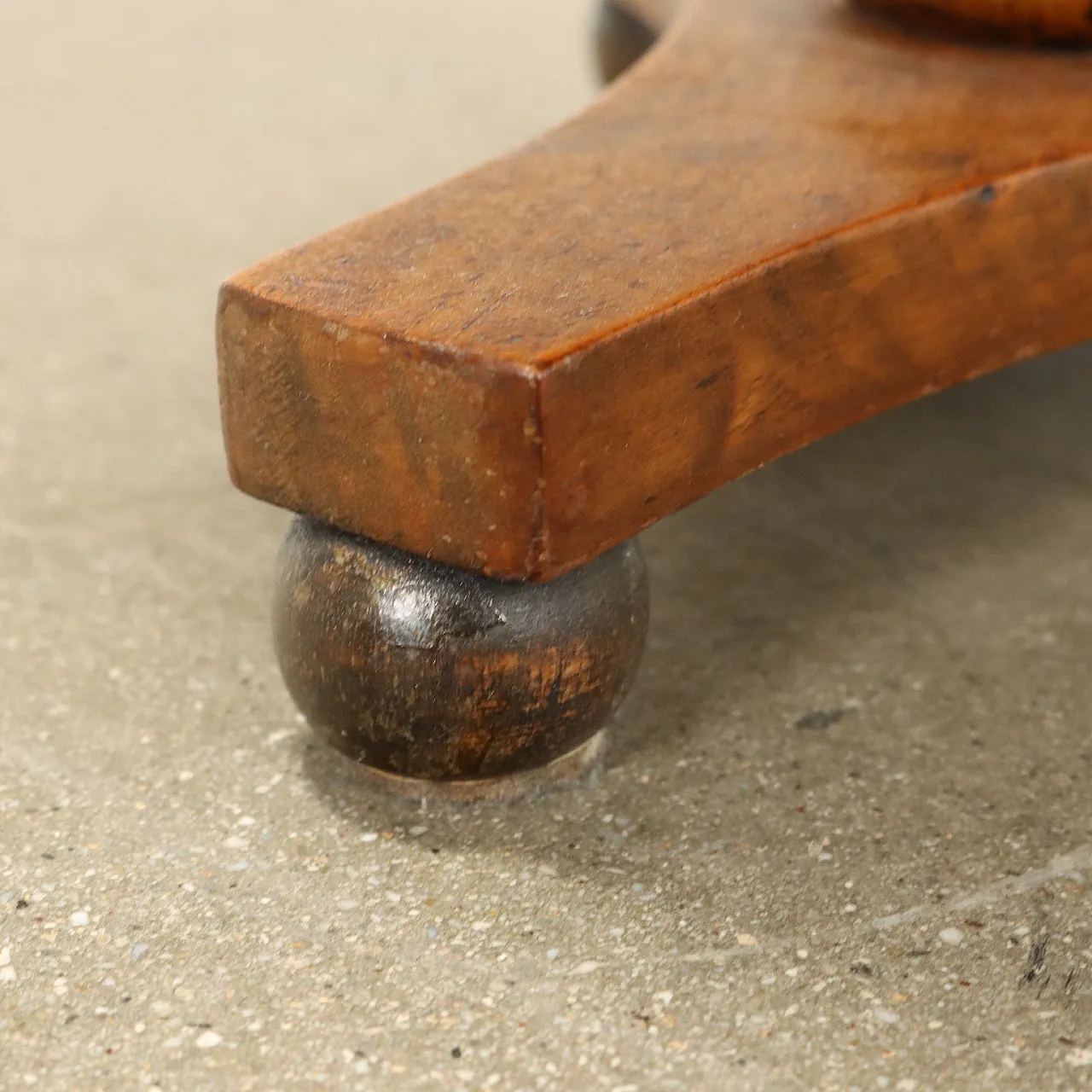 Coppia di tavolini in legno in stile Impero, '900 4