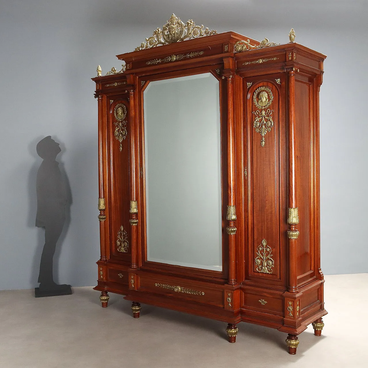 Armadio in mogano, rovere e bronzo cesellato e dorato, primo '900 2