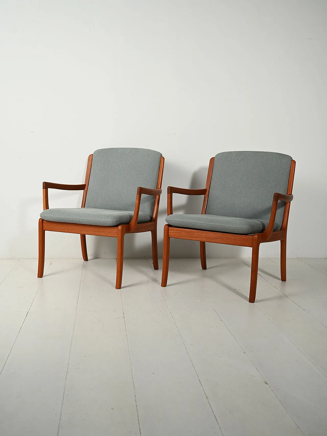 Pair of Senator armchairs by Ole Wanscher per Caso, 60s 2