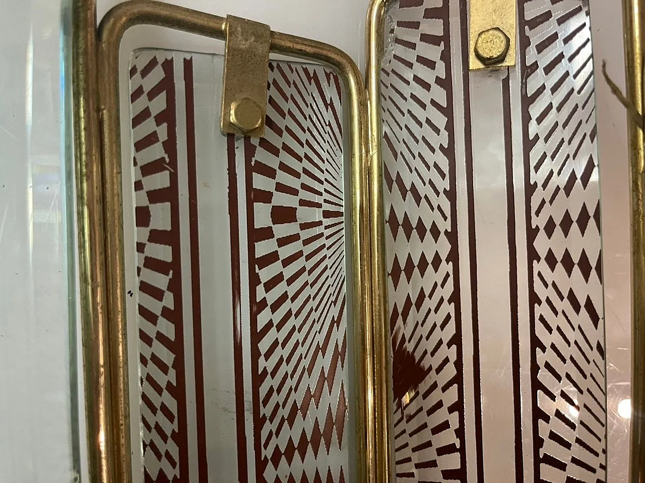 Coppia di applique in ottone e vetro, Italia, anni '70 3