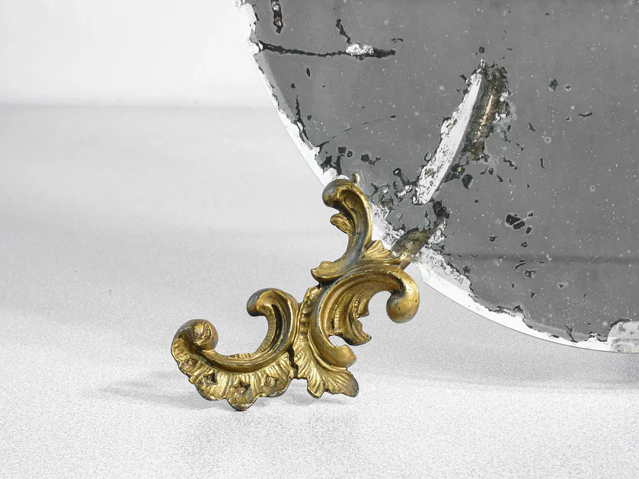 Specchio da tavolo con cornice in bronzo, primo '900 6