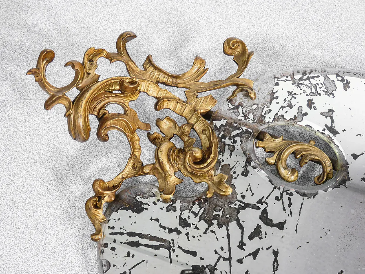 Specchio da tavolo con cornice in bronzo, primo '900 12