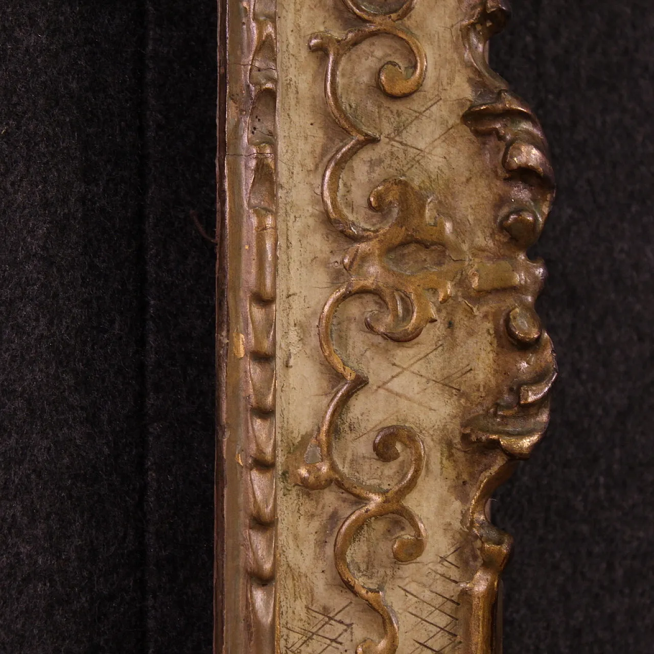 Italian lacquered and gilded frame, 20th century 7