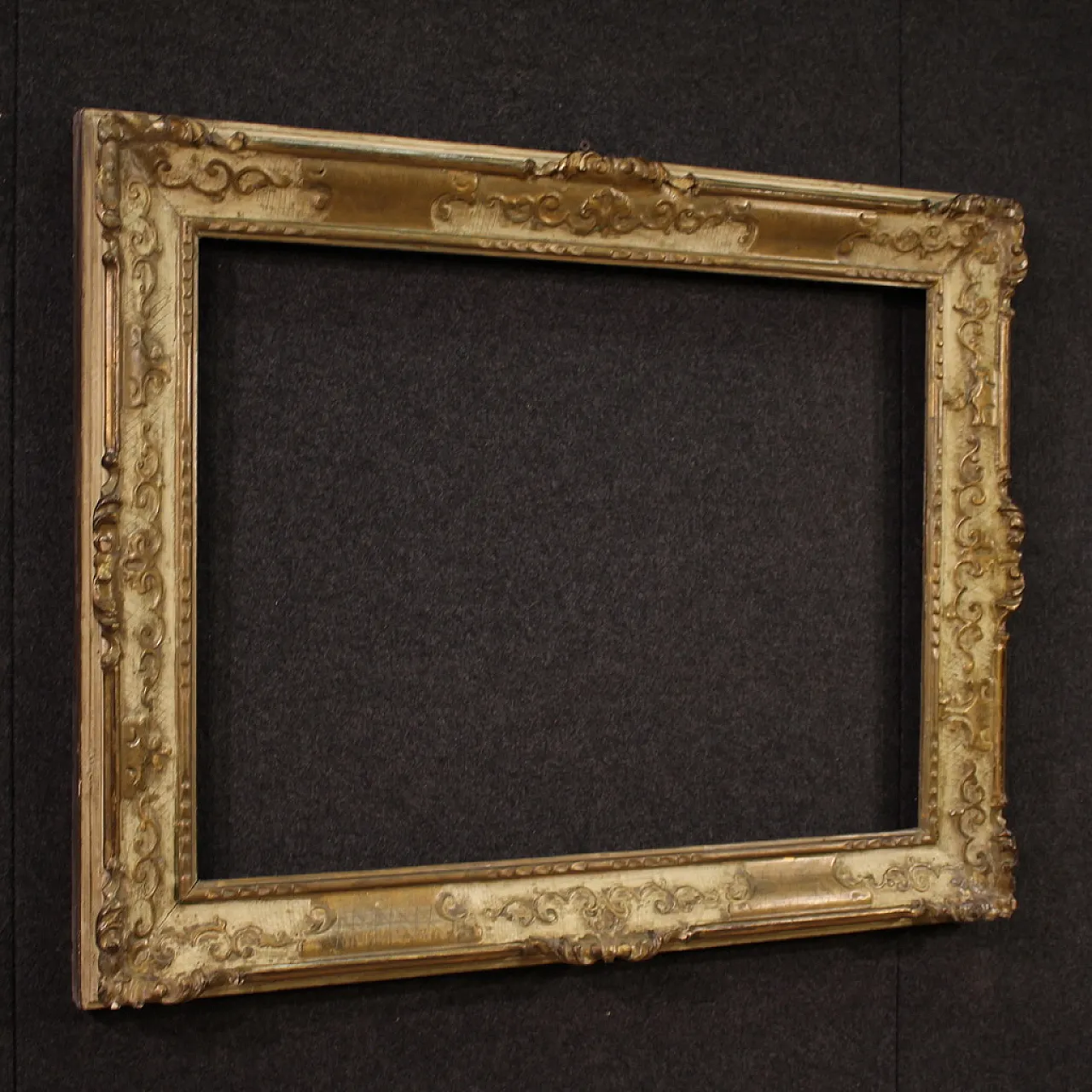 Italian lacquered and gilded frame, 20th century 10