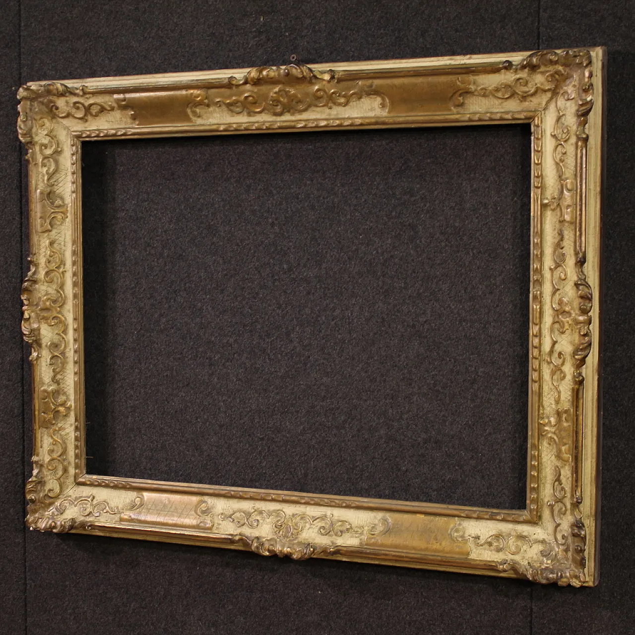 Italian lacquered and gilded frame, 20th century 12