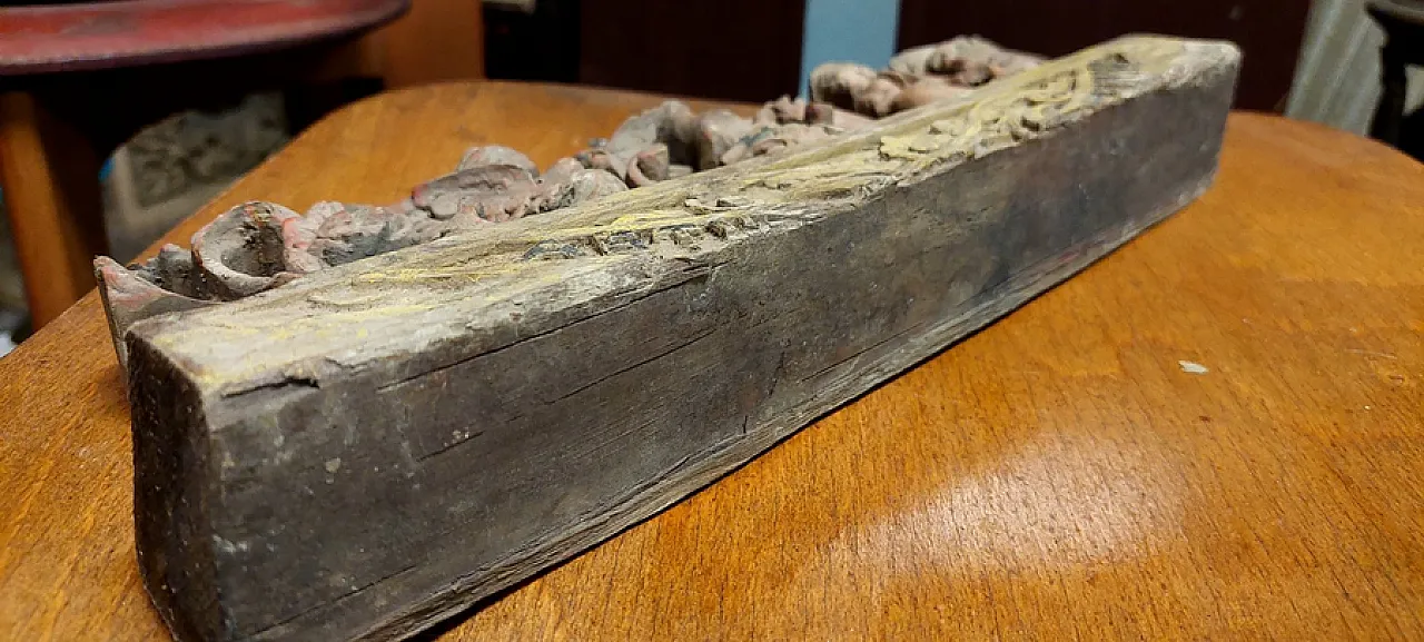 Fragment of a Sicilian cart in carved wood, 19th century 7