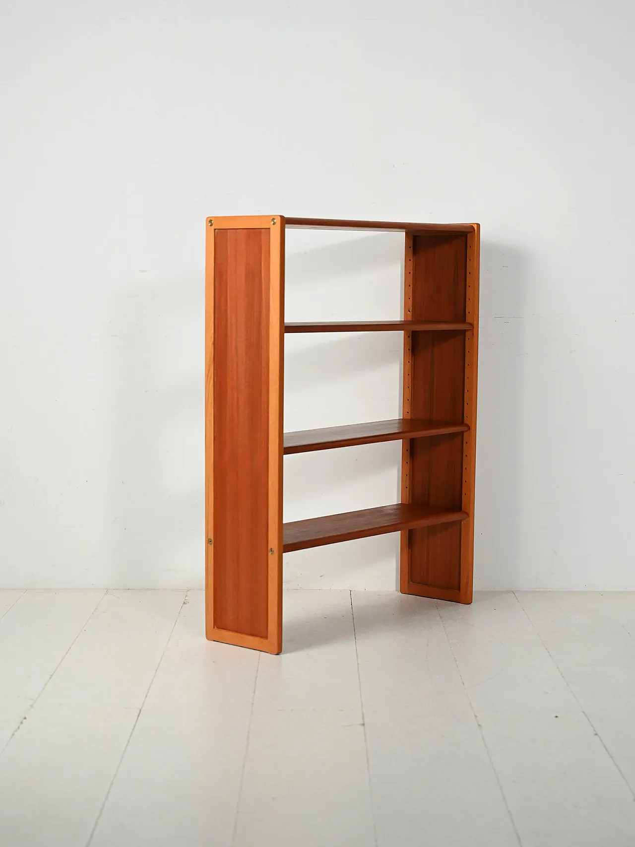 Libreria scandinava in rovere e teak con ripiani regolabili 3