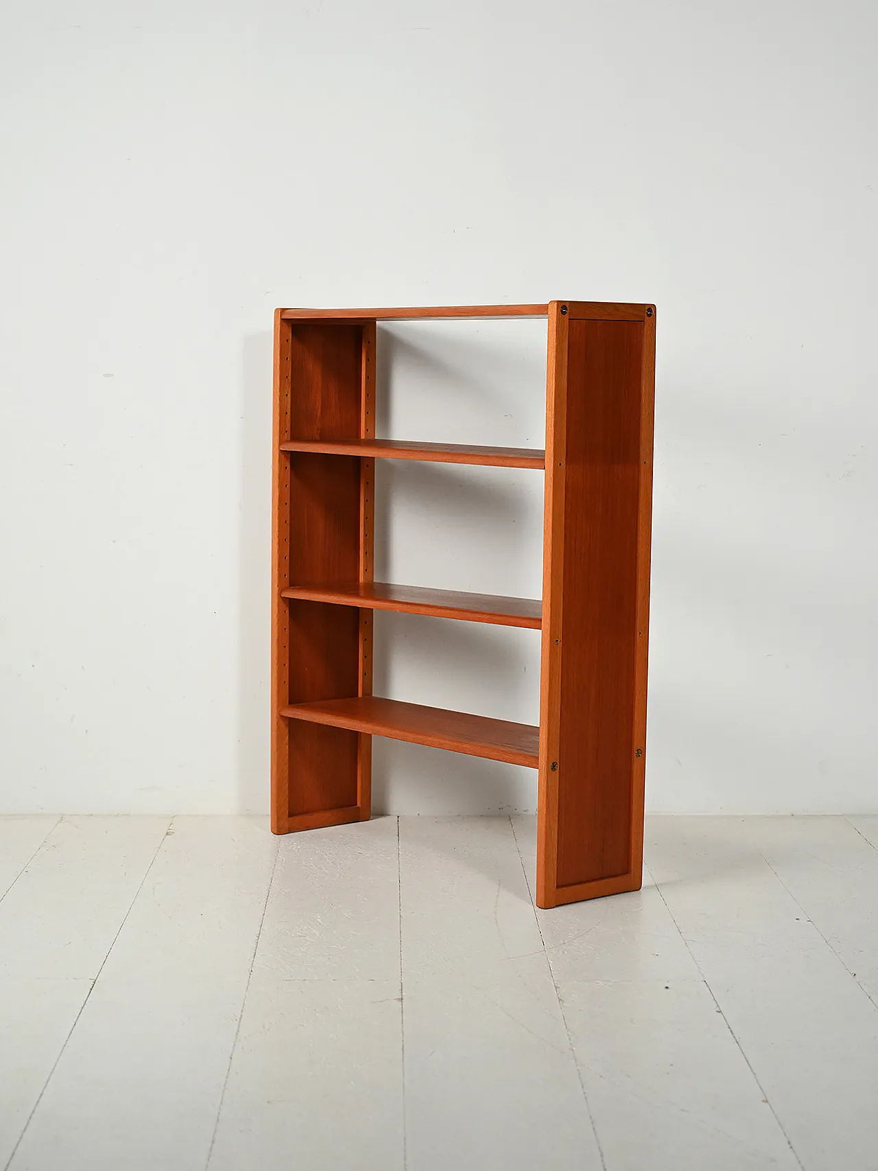 Libreria scandinava in rovere e teak con ripiani regolabili 4