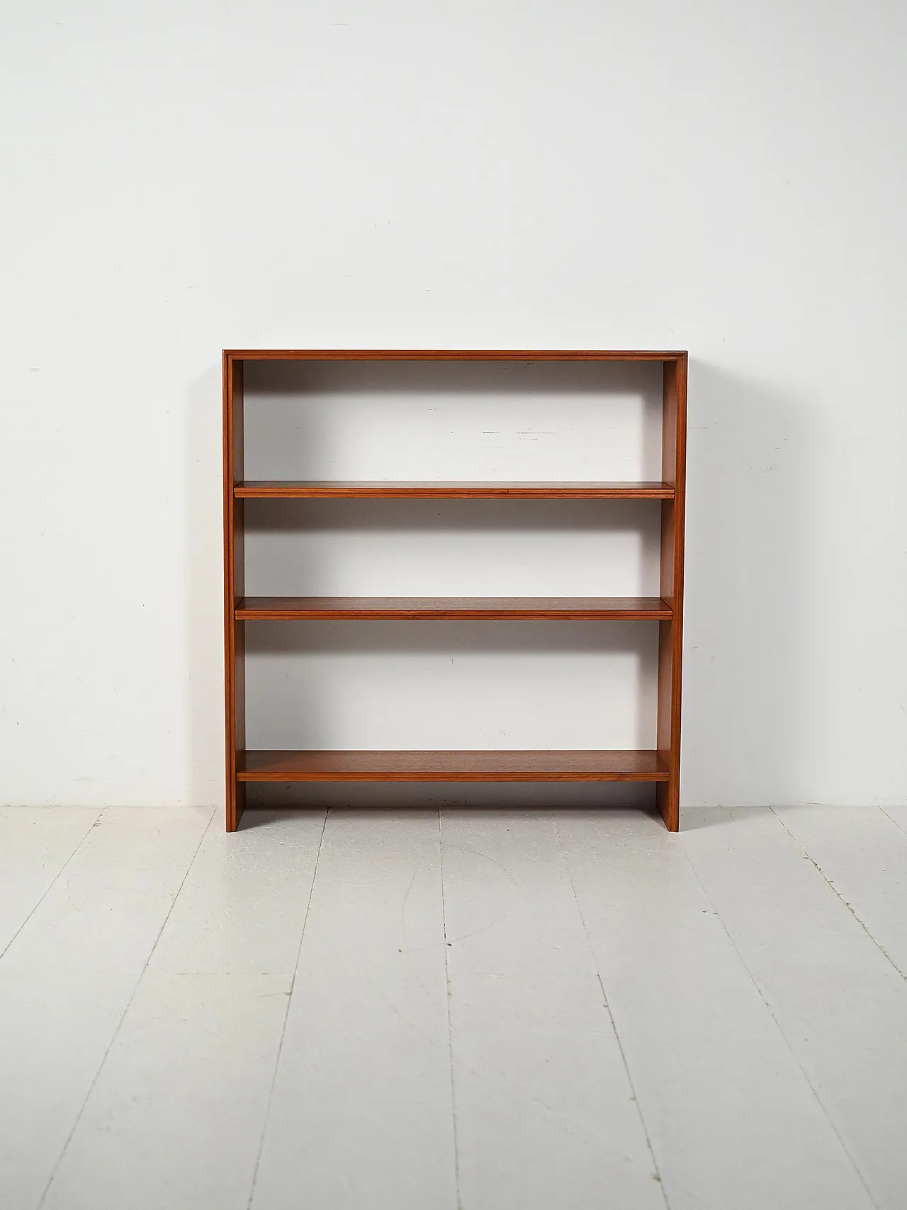Piccola libreria scandinava in teak con ripiani regolabili 2