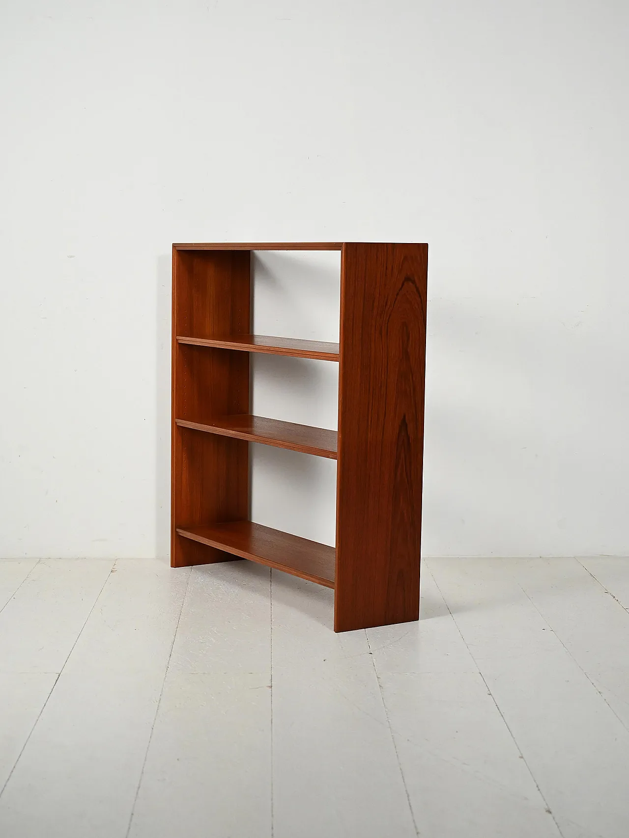 Piccola libreria scandinava in teak con ripiani regolabili 4