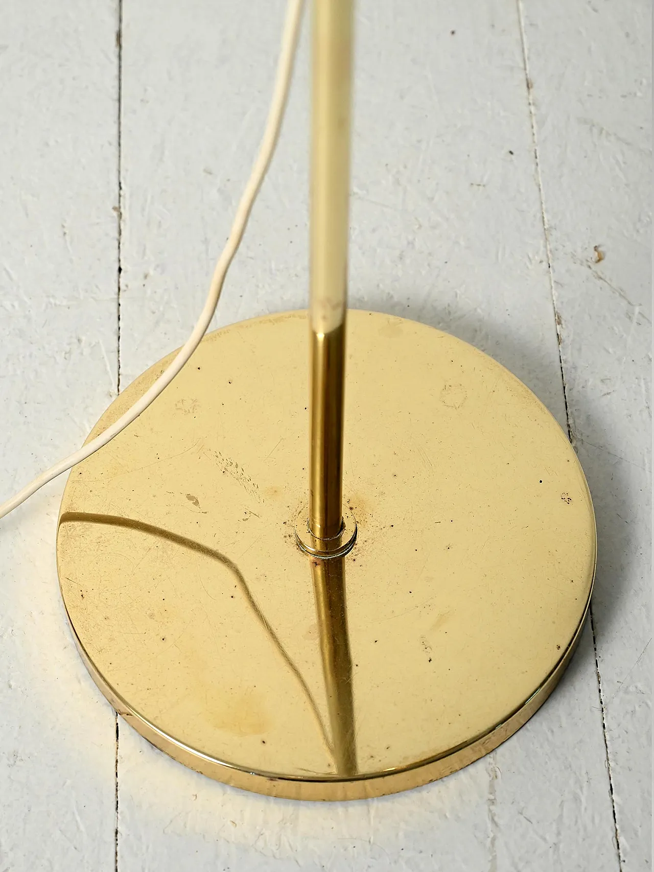 Scandinavian brass floor lamp with two adjustable light points 8