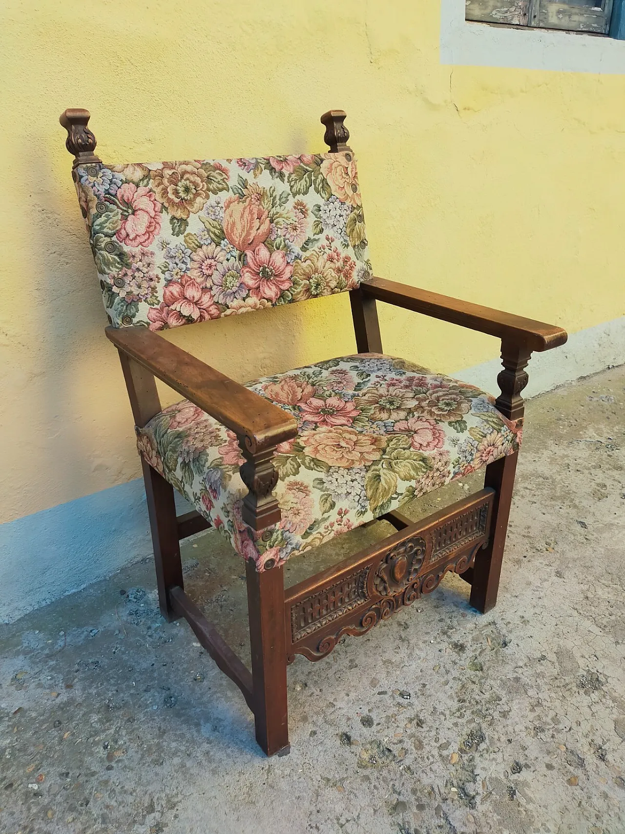 Solid walnut carved throne armchair, 19th century 4